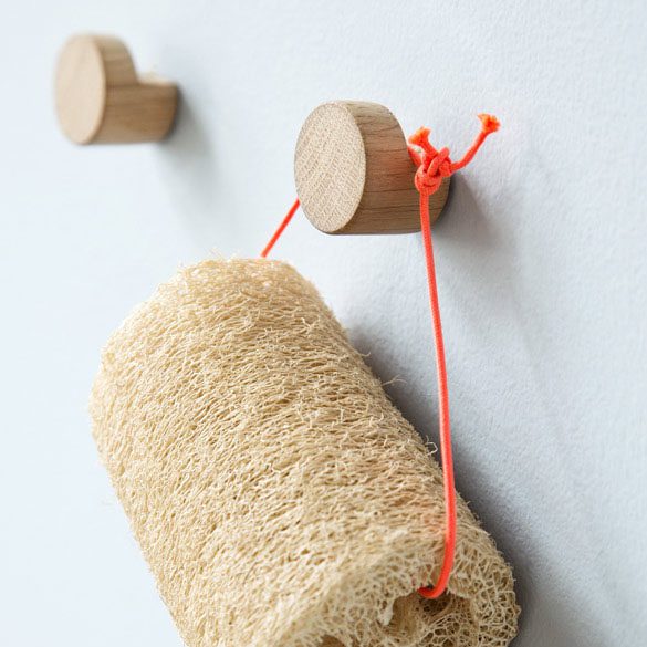 EKTA LIVING Wooden Wall Hooks - Set of 2 Small Oak Knot Hooks (2.8cm) for Hanging Coats, Hats & Keys | Rustic Home Decor & Entryway Organization