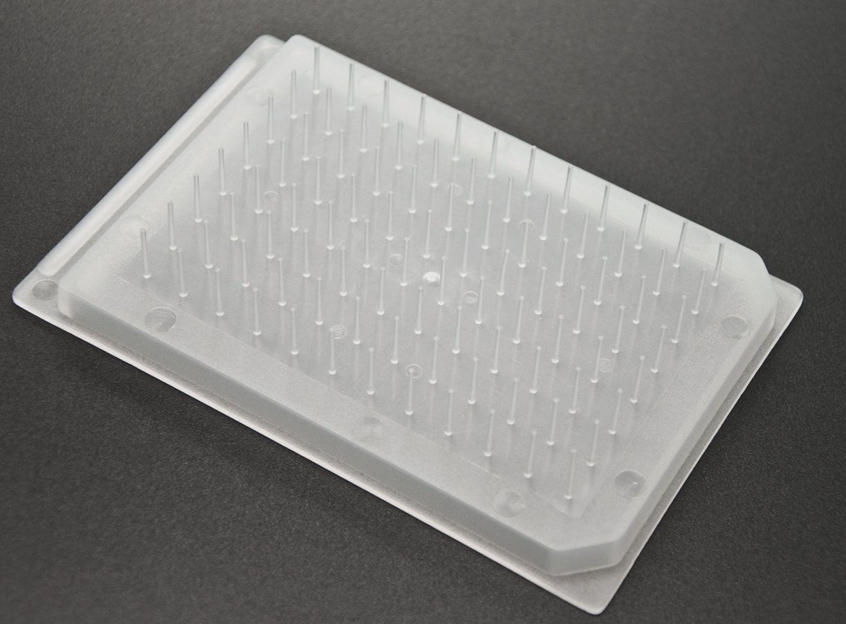 Disposable Plastic 96-Pin Replicator Plates - 100/Box | High-Throughput Sample Transfer for Microbiology & Molecular Biology Labs