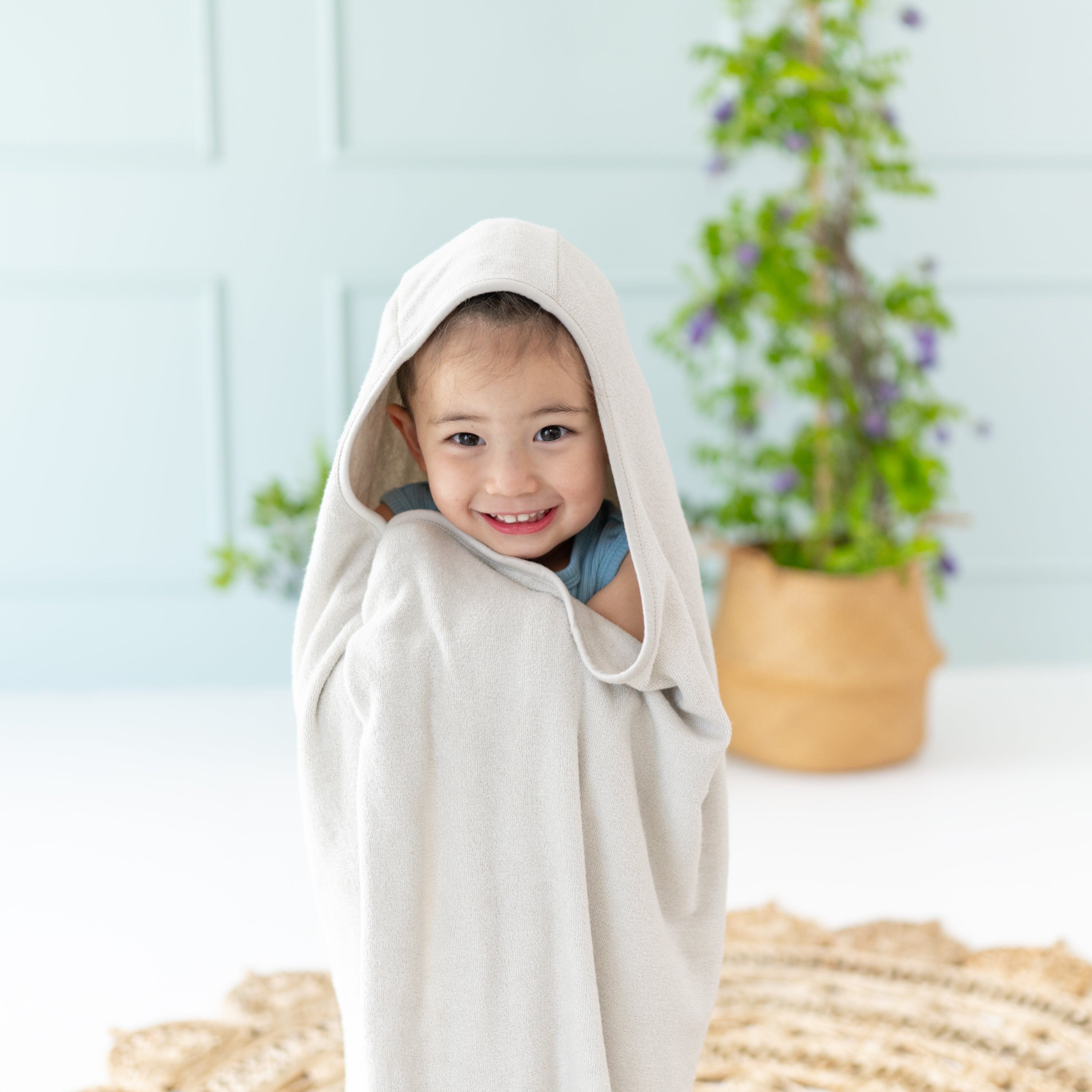 Soft & Absorbent Toddler Hooded Bath Towel in Oat - Perfect for Baby Bath Time, Swimming & Beach Outings