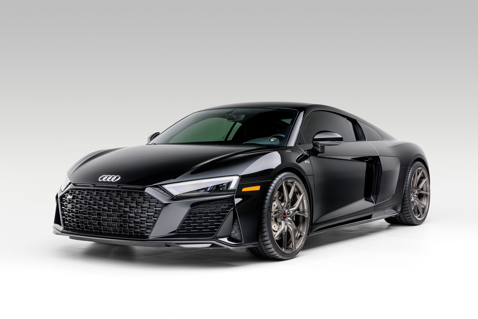 Audi R8 20 VPX 101 Liquid Smoke - High Performance Car Accessory for Racing & Car Enthusiasts - Perfect for Track Days & Auto Shows