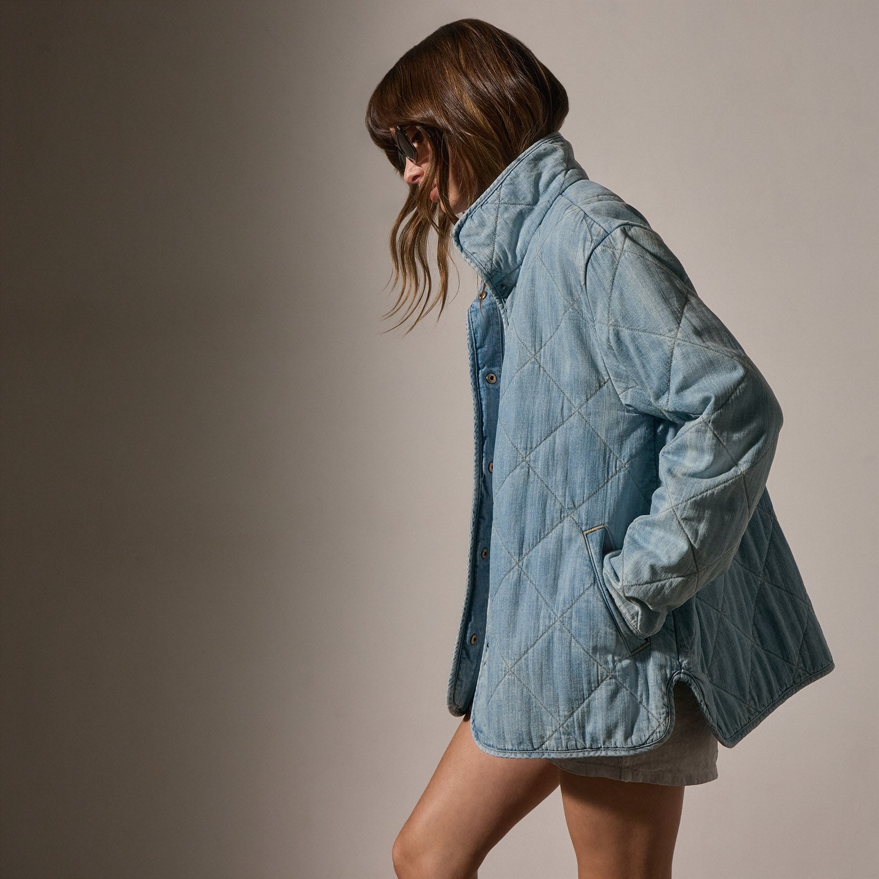 Vintage Bleach Wash Diamond Quilted Denim Jacket for Women - Stylish Distressed Denim Coat for Casual Outfits & Streetwear Fashion