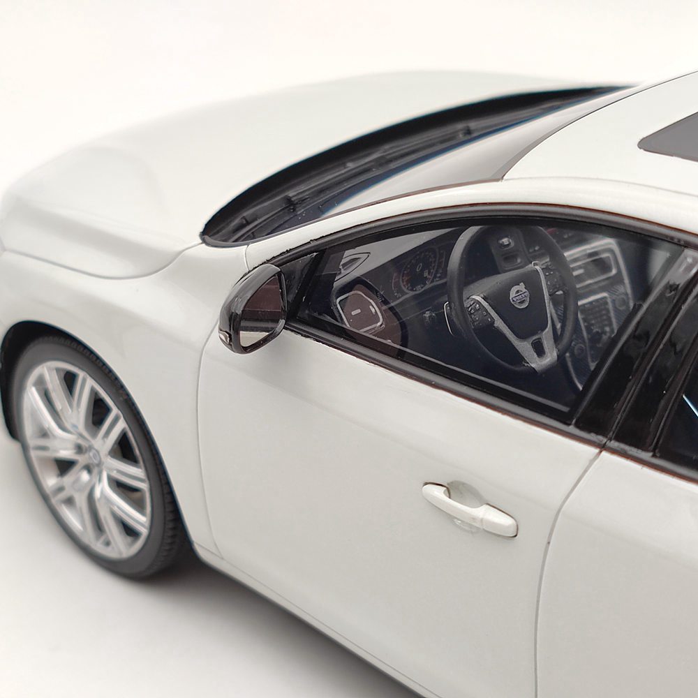 1/18 Scale Volvo V60 Polestar Engineered Resin Die-Cast Model Car - White Collectible Toy for Adults & Kids | Perfect for Display, Gifts & Car Enthusiast Collections