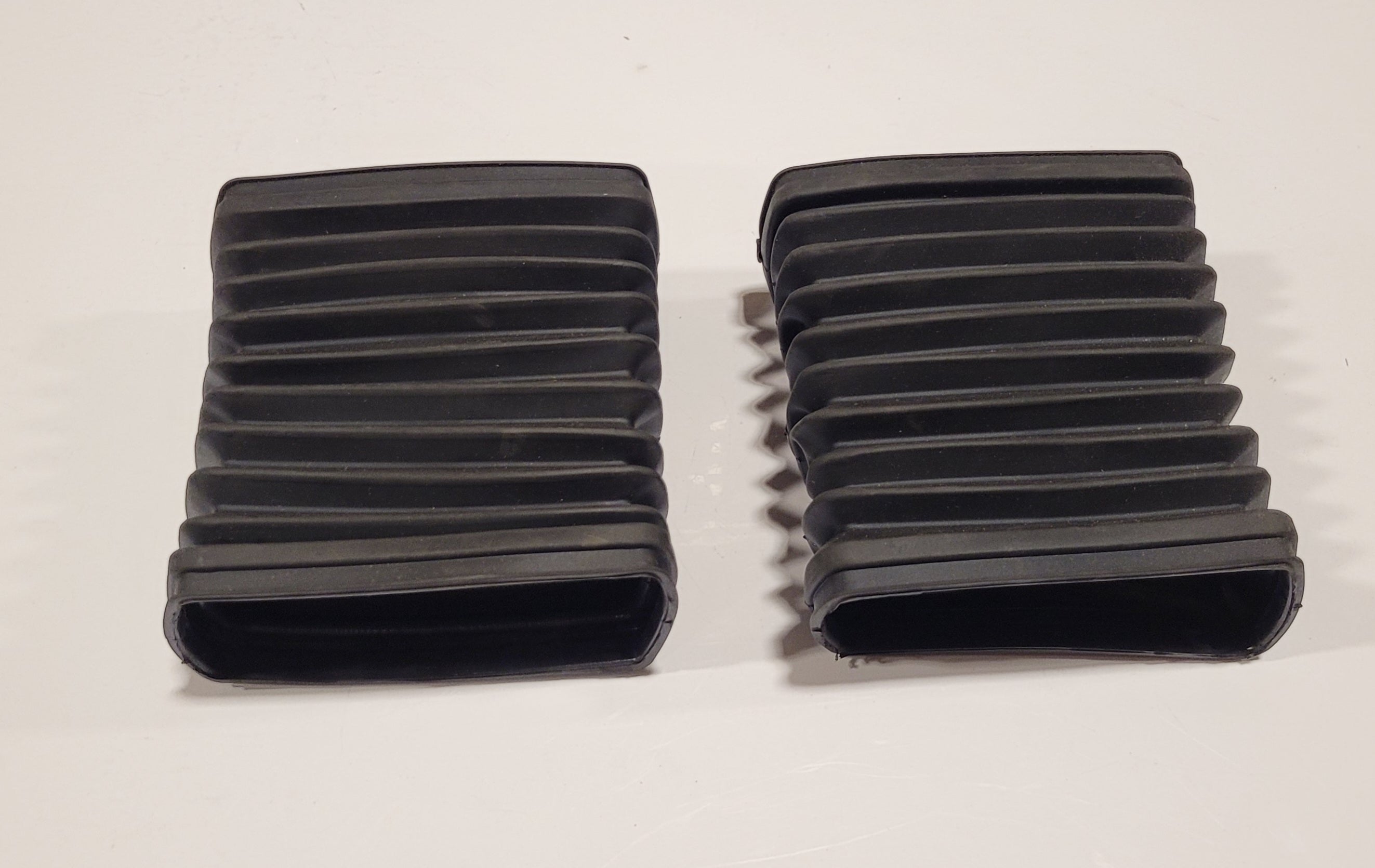 Flexible Rubber Bellows Jacket - Durable Folding Cover for Industrial Machinery & Equipment Protection - Perfect for HVAC, Automotive, and Manufacturing Applications