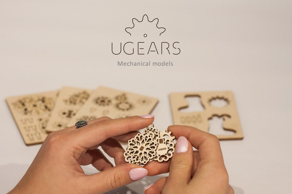 UGears U Fidget Gearsmas - 3D Wooden Puzzle Fidget Toy for Adults & Teens - Stress Relief Desk Toy for Office, Home & Classroom - STEM Educational Building Kit for Hands-on Learning