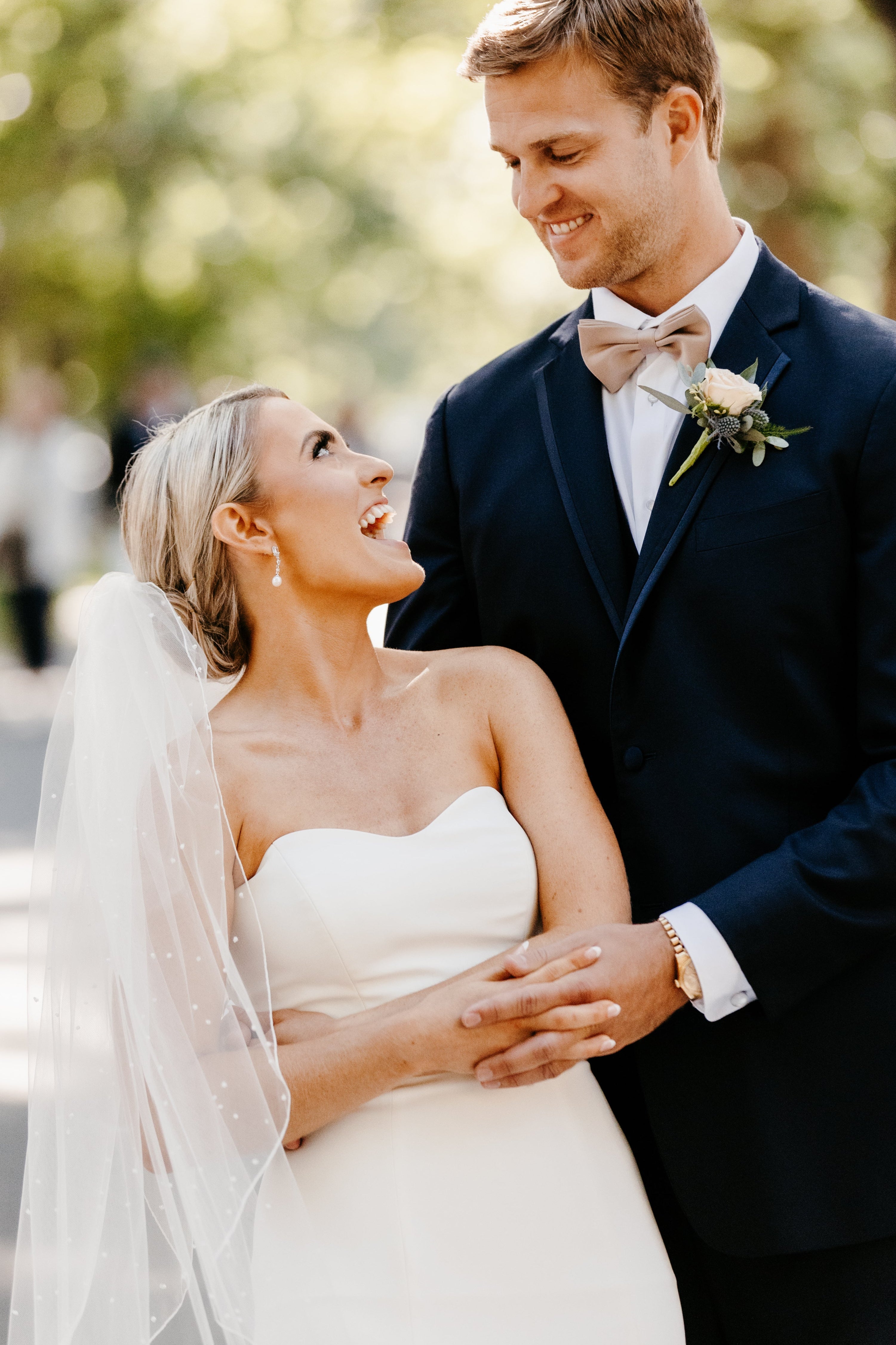 Elegant Scattered Pearl Veil with Pencil Edge - Perfect for Bridal Accessories, Wedding Headpieces & Special Occasion Hair Decorations