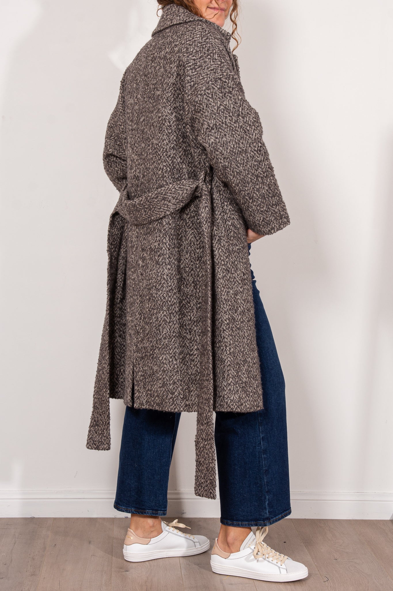 Kinney Chloe Coat - Women's Stylish Winter Trench Coat for Fashion & Office Wear - Perfect for Cold Weather & Professional Outfits