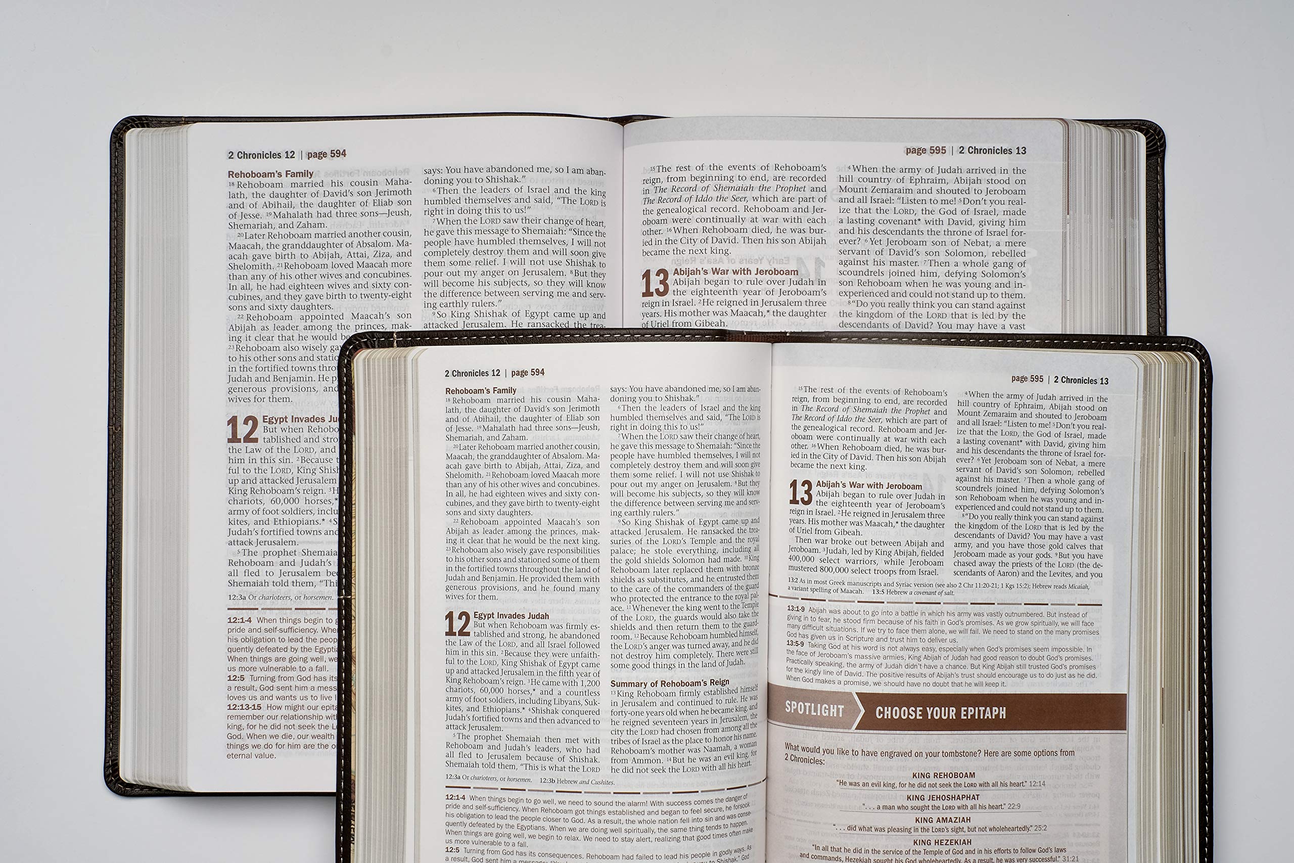Every Man's Bible NIV, Large Print, TuTone LeatherLike (Onyx/Black) - Study Bible for Men with Devotional Notes, Book Introductions & 44 Charts - Perfect for Personal Study, Small Groups & Men's Ministry