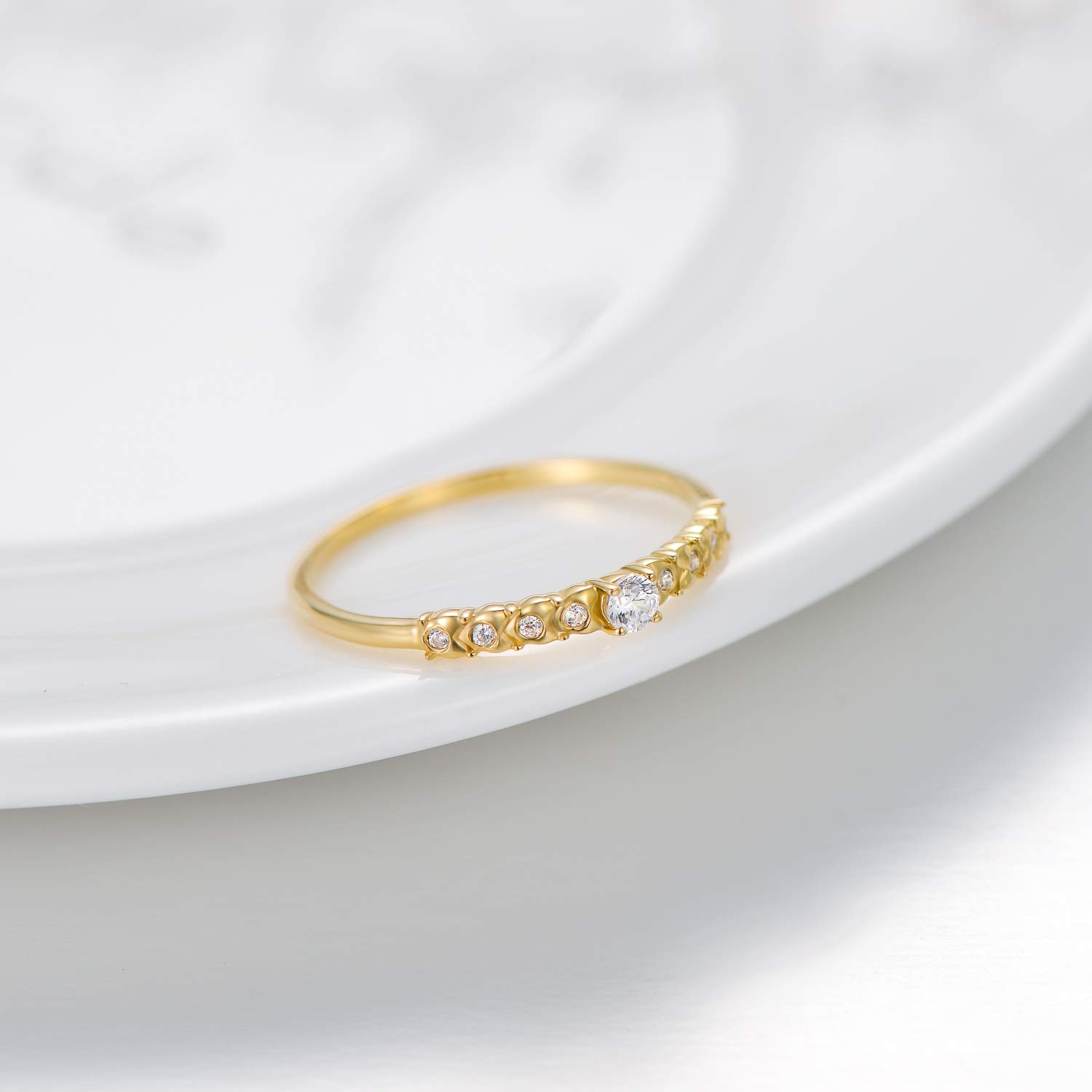 14K Gold Diamond Engagement Ring for Women - Round Cut Dainty Wedding Band with Heart Design, Elegant Jewelry Gift for Wife & Girlfriend - Perfect for Proposals, Anniversaries & Romantic Occasions