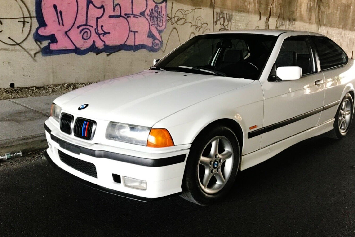 BMW E36 3 Series (1996-1999) ///M Color Grille Insert Trims with 11 Beam Kidney Grill - Upgrade Your Car's Front Grille for Enhanced Style & Performance