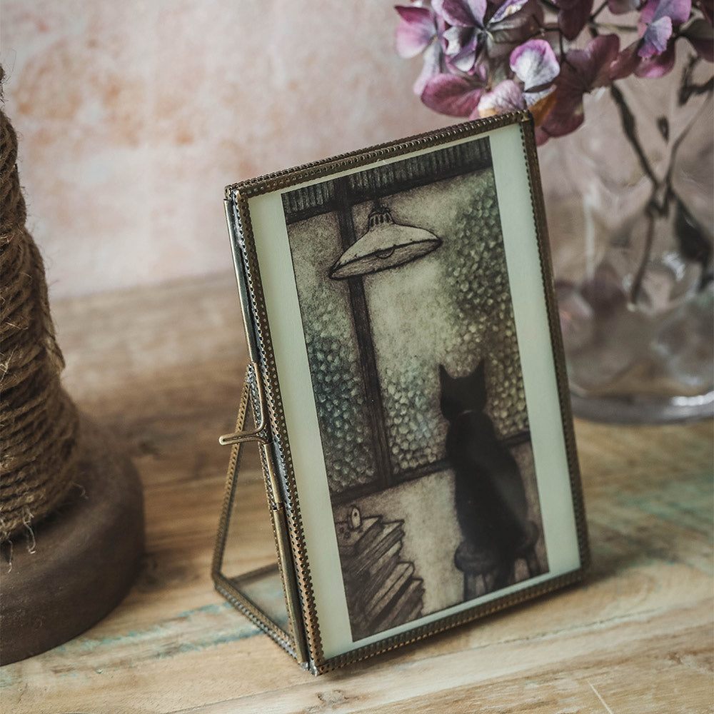 Elegant Brass & Glass Standing Photo Frame - Perfect for Displaying Family Pictures, Wedding Photos, and Artwork in Living Rooms, Bedrooms, and Offices