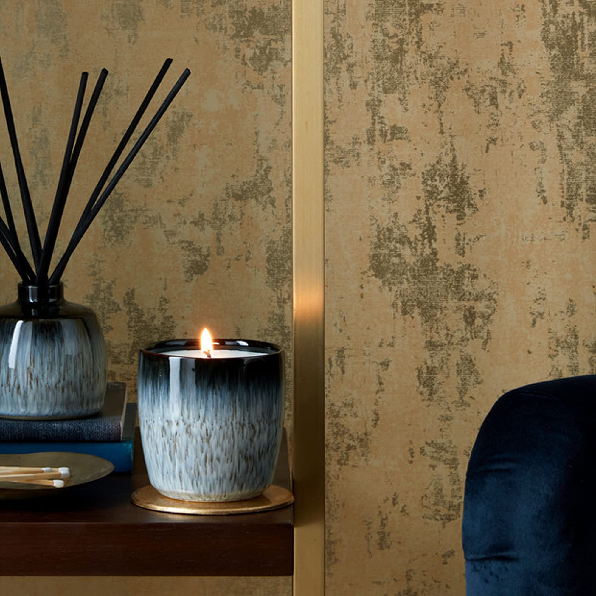 Denby Halo Ceramic Candle - Hand-Poured Natural Soy Wax Candle with 40-Hour Burn Time - Jasmine & Patchouli Scented - Black & Grey Reactive Glaze Pot in Gift Box - Perfect for Home Decor, Relaxation & Gifts