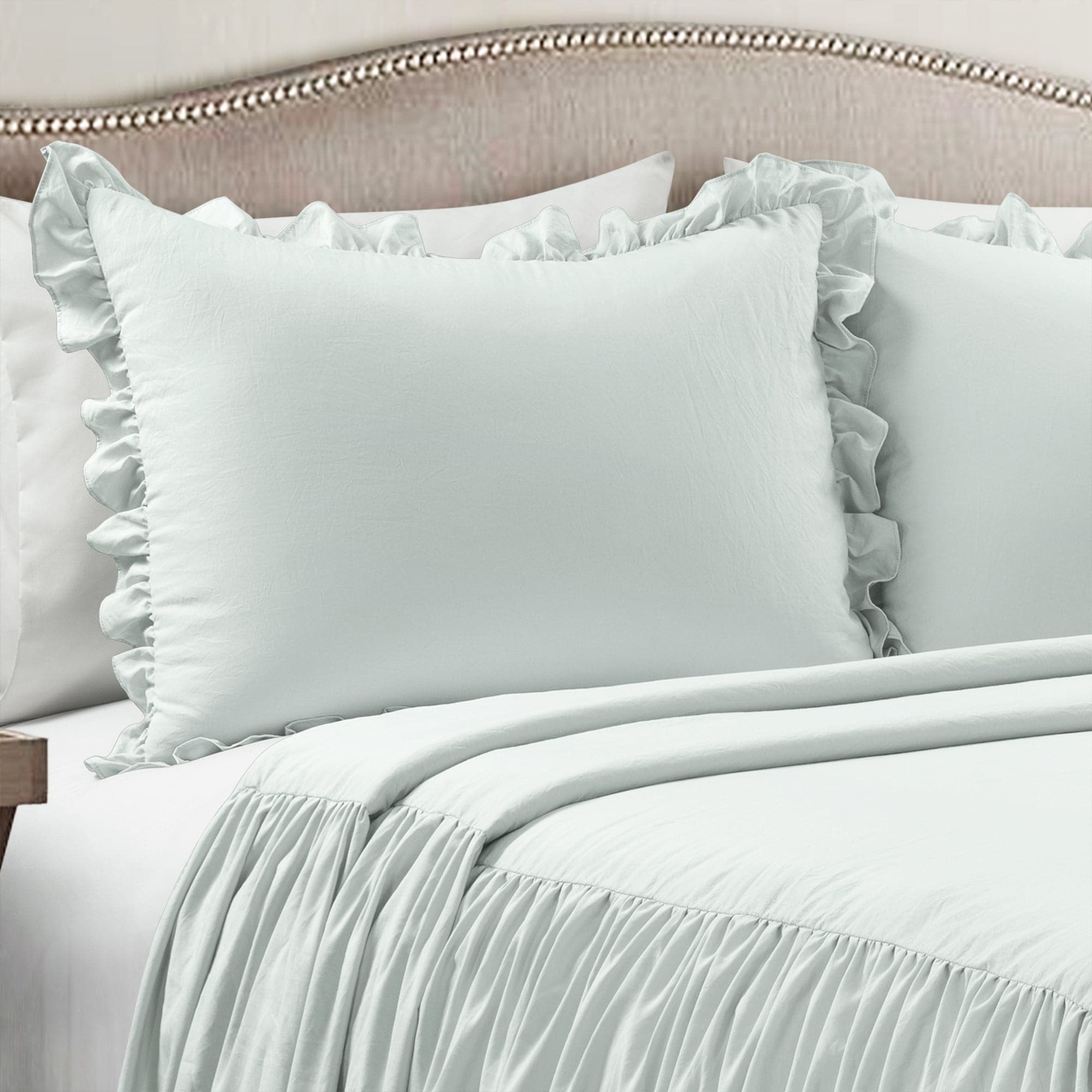 Elegant Ruffle Skirt Bedspread Set - Soft & Stylish Queen Size Bedding for Girls & Women - Perfect for Bedroom Decor, Guest Rooms & Cozy Home Styling