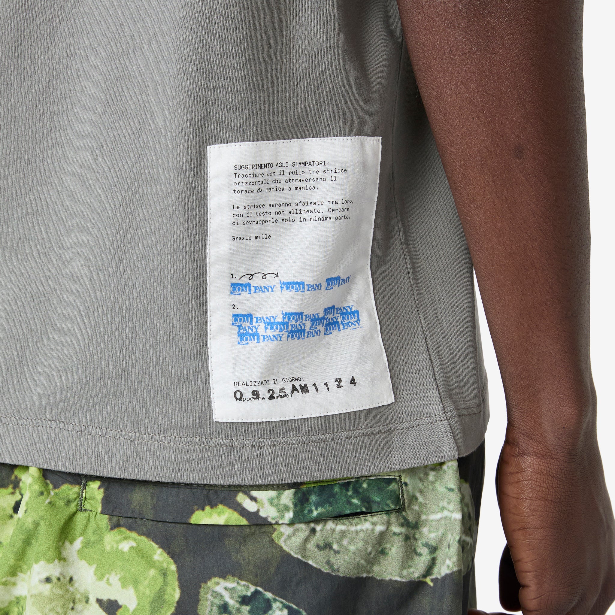 24/1 Jersey Horizontal Logo T-Shirt in Smoked Pearl - Comfortable Casual Wear for Everyday Outfits & Street Style