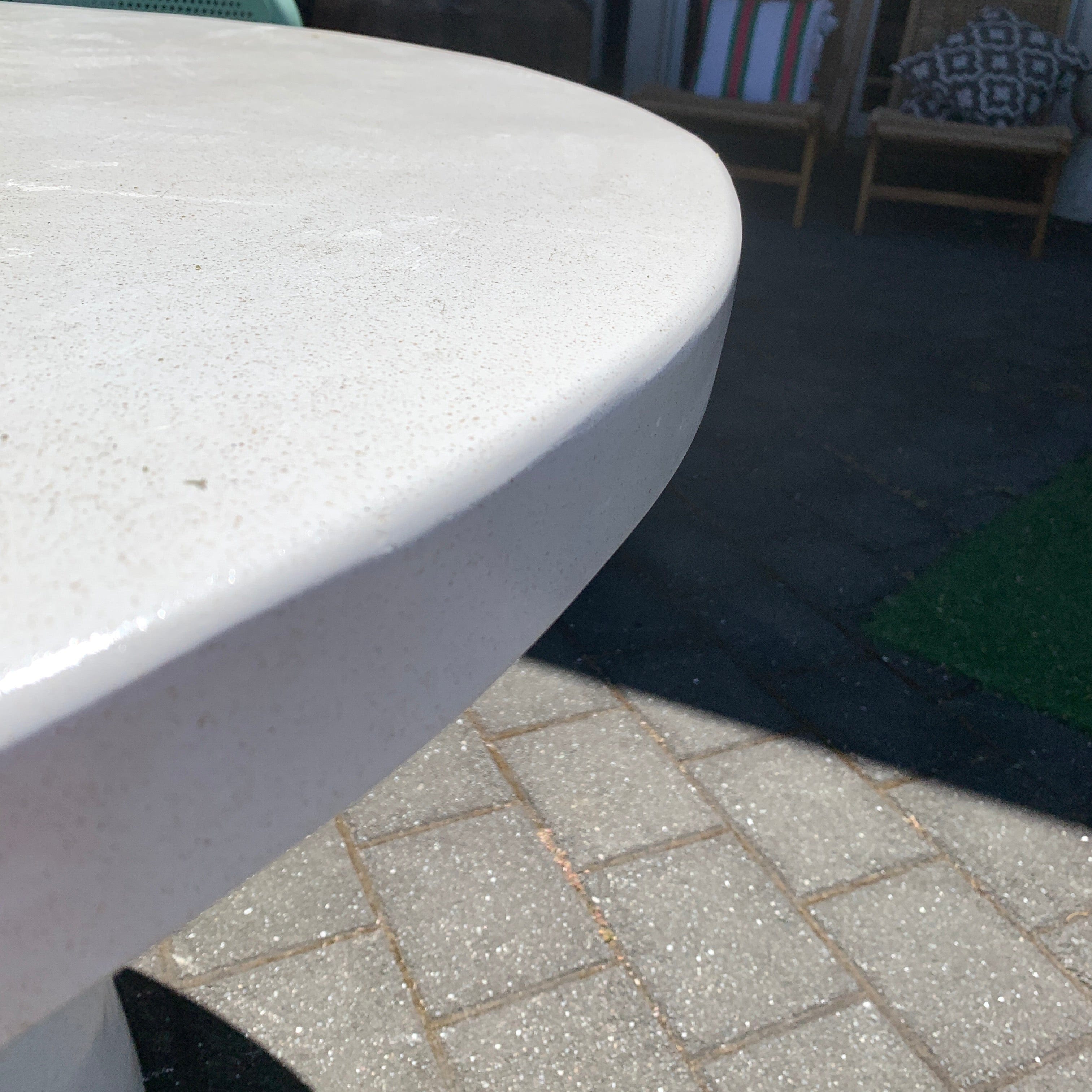 White Round Pedestal Dining Table - Modern Kitchen & Breakfast Nook Centerpiece for Small Spaces | Perfect for Apartments, Cafes, and Cozy Dining Areas
