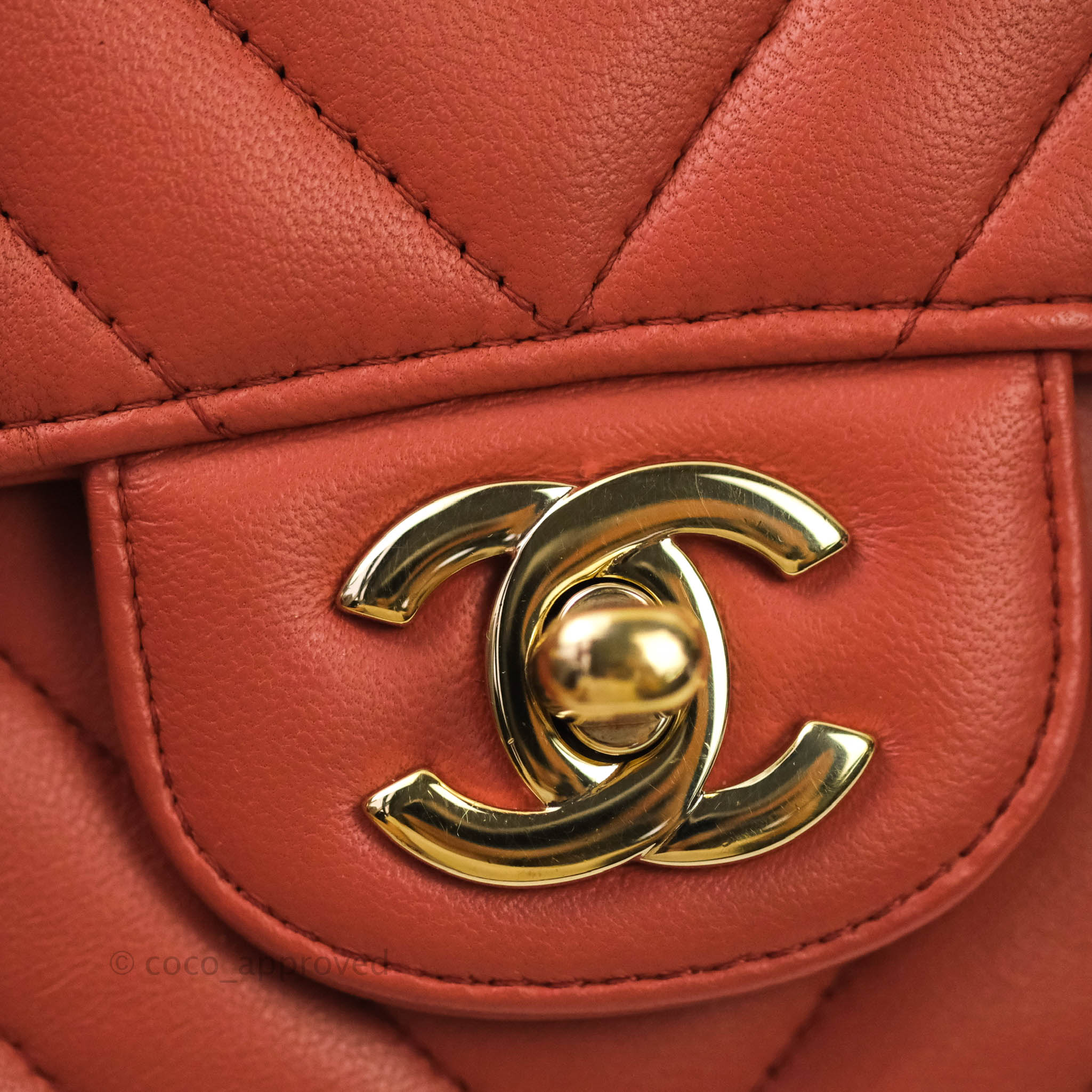 Chanel Classic Chevron M/L Medium Double Flap Bag in Rose Pink Lambskin with Gold Hardware - Luxury Handbag for Women, Perfect for Parties, Weddings & Everyday Elegance