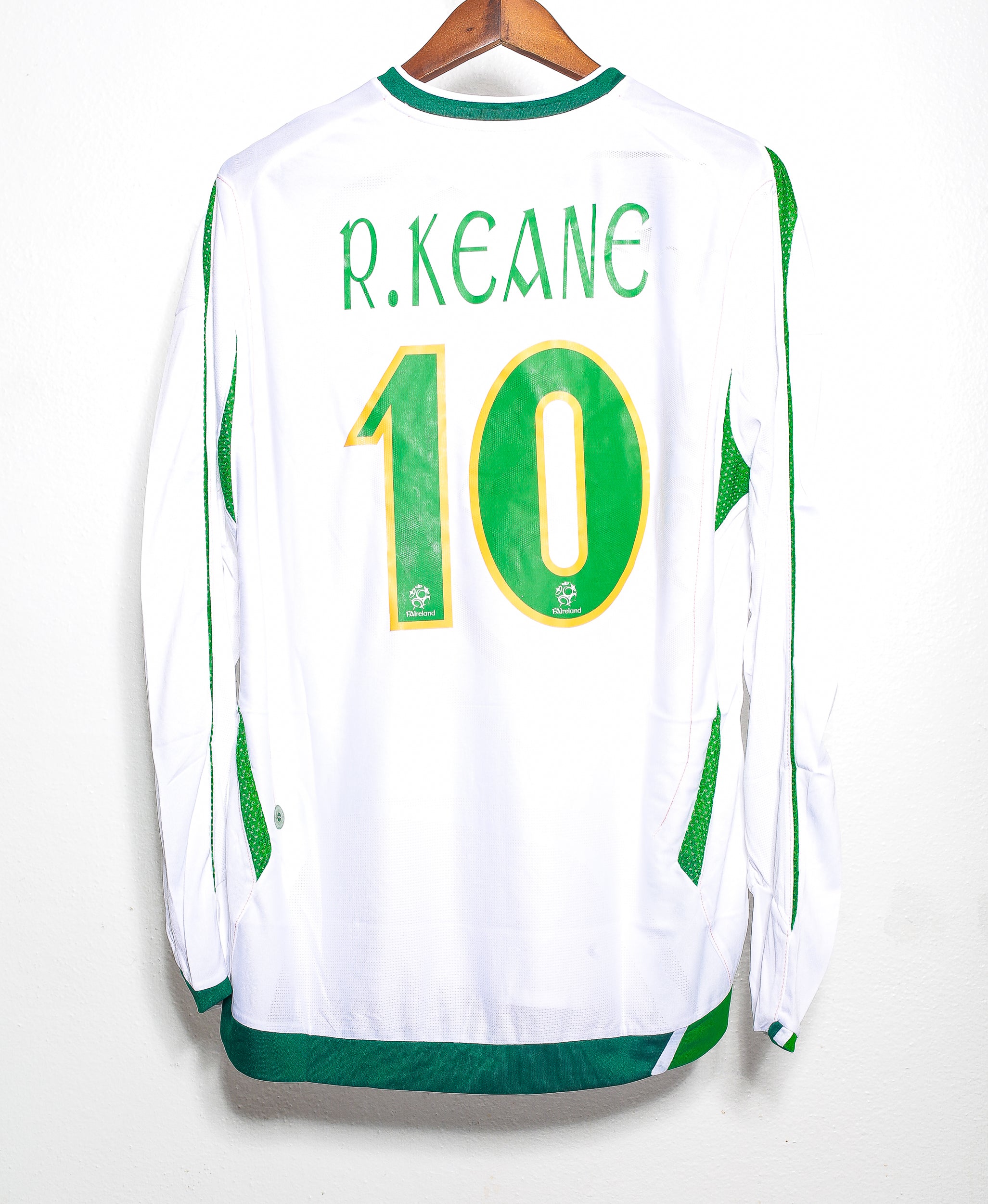 2008 Ireland Away Long Sleeve Soccer Jersey #10 Robbie Keane BNWT (XL) - Vintage Football Shirt for Collectors & Match Days