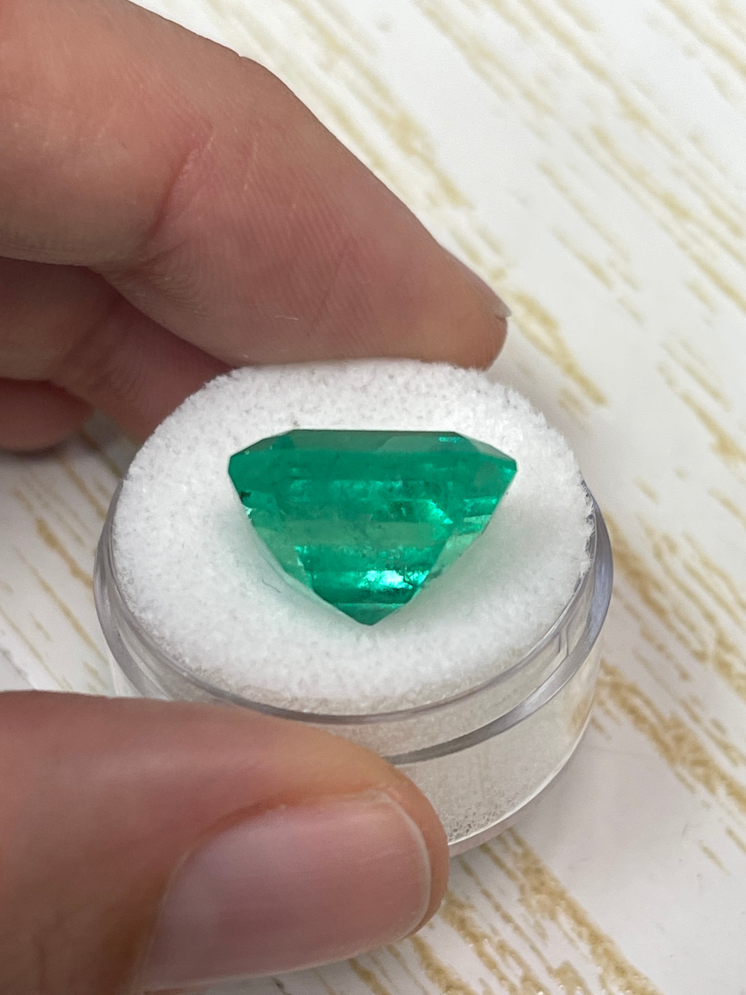 15.28 Carat GIA Certified Loose Colombian Emerald Gemstone - 15.5x14.5mm Emerald Cut Natural Green Emerald for Jewelry Making, Engagement Rings & Luxury Gifts