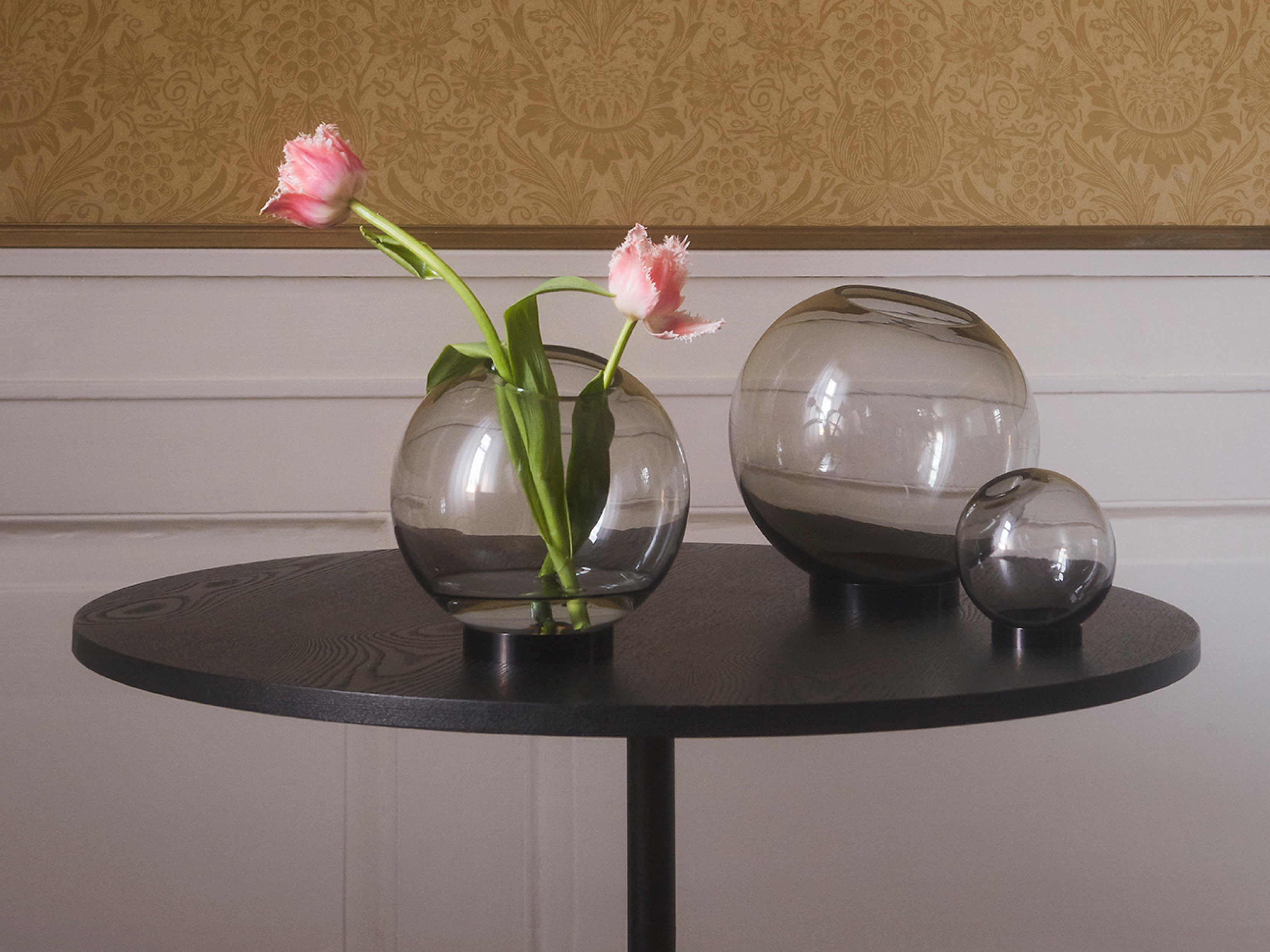 Modern Globe Vase with Wooden Stand - Elegant Home Decor for Living Room, Office & Wedding Centerpieces