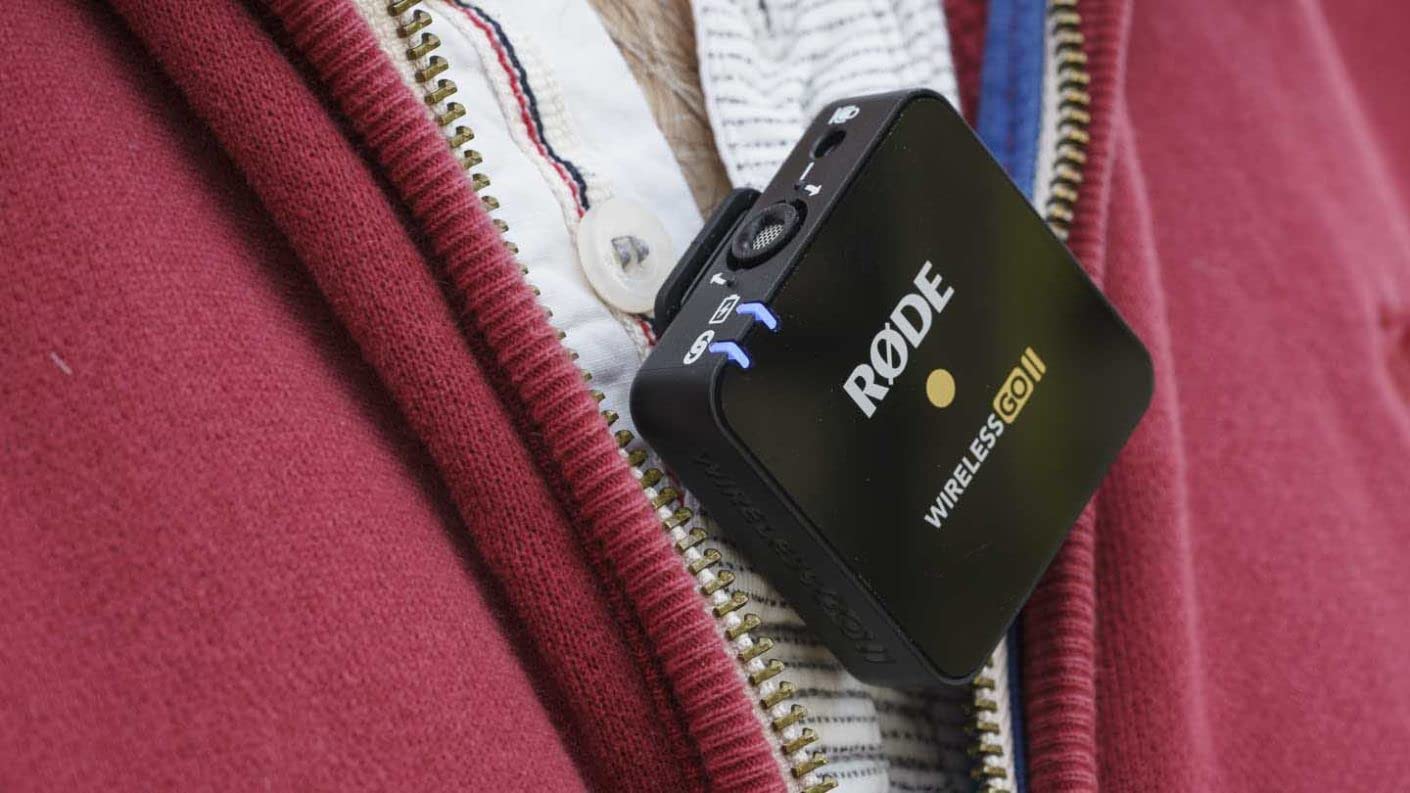 Rode Wireless GO 2 Dual Compact Digital Wireless Microphone System with SC7 TRRS Cable & Polishing Cloth - Perfect for Vlogging, Podcasting, Streaming & Content Creation