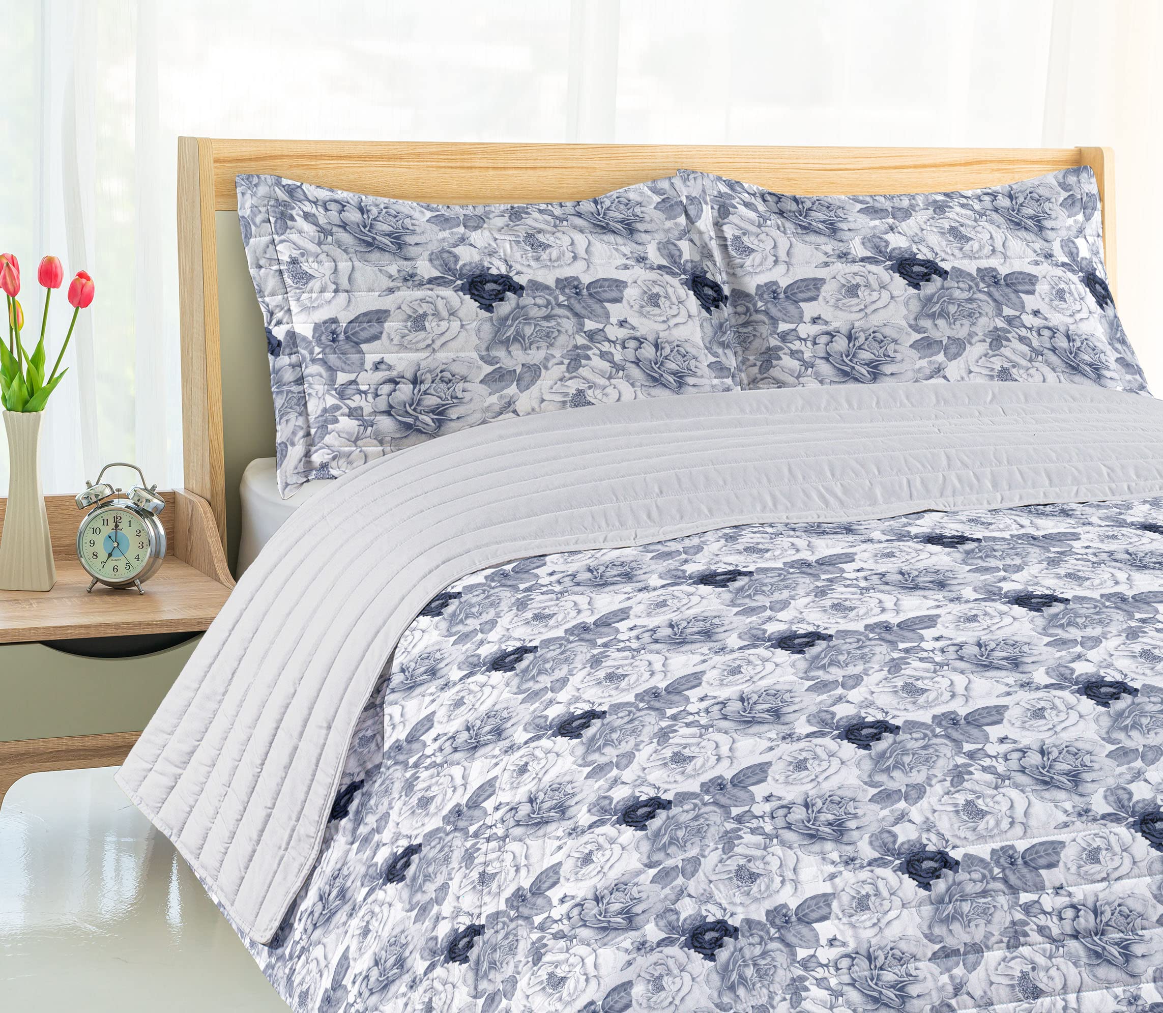 Ambesonne Shabby Floral Microfiber Bedspread Set - Queen Size Blue Grey White | Garden Rose Buds with Leaves Romantic Design | Soft Bedding Set with Pillow Shams & Comforter | Perfect for Spring Decor, Master Bedroom & Guest Room