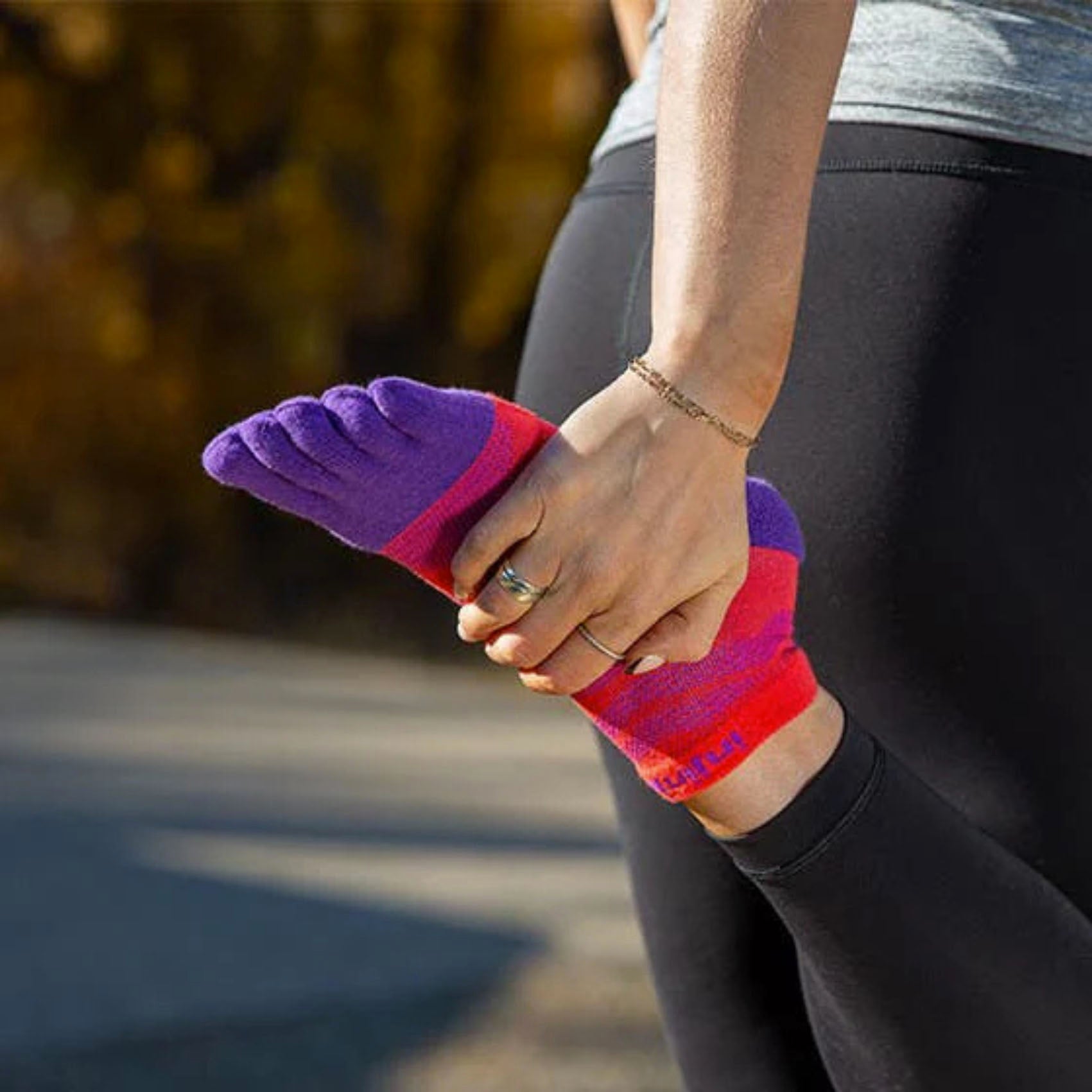 Women's Injinji Ultra Run Mini Crew Socks - Lightweight Toe Socks for Running, Hiking & Outdoor Sports - Breathable Performance Socks for Athletes