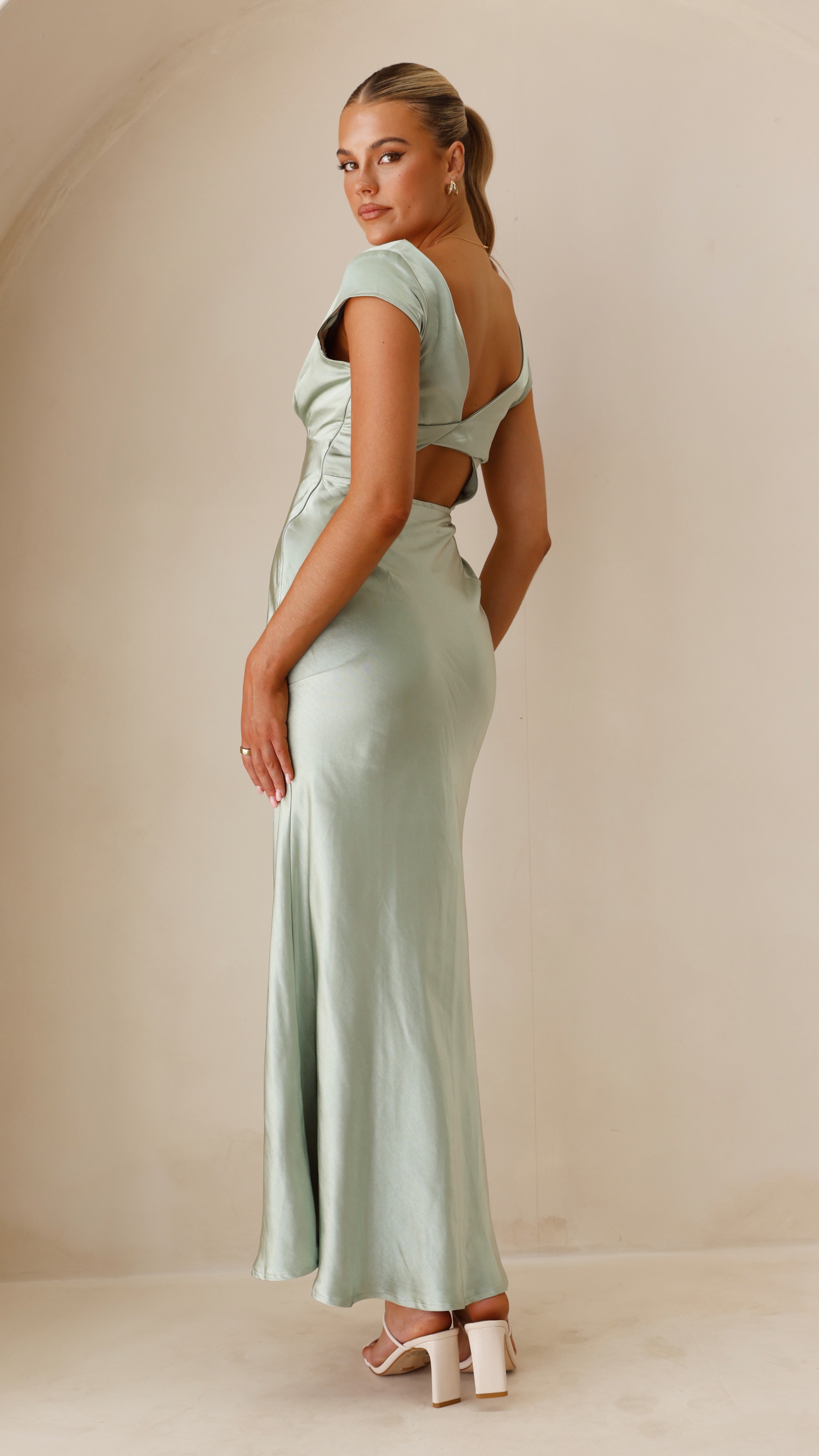 Amelia Maxi Dress for Women - Flowy Long Boho Summer Dress in Sage Green - Perfect for Beach Vacations, Weddings & Casual Outings