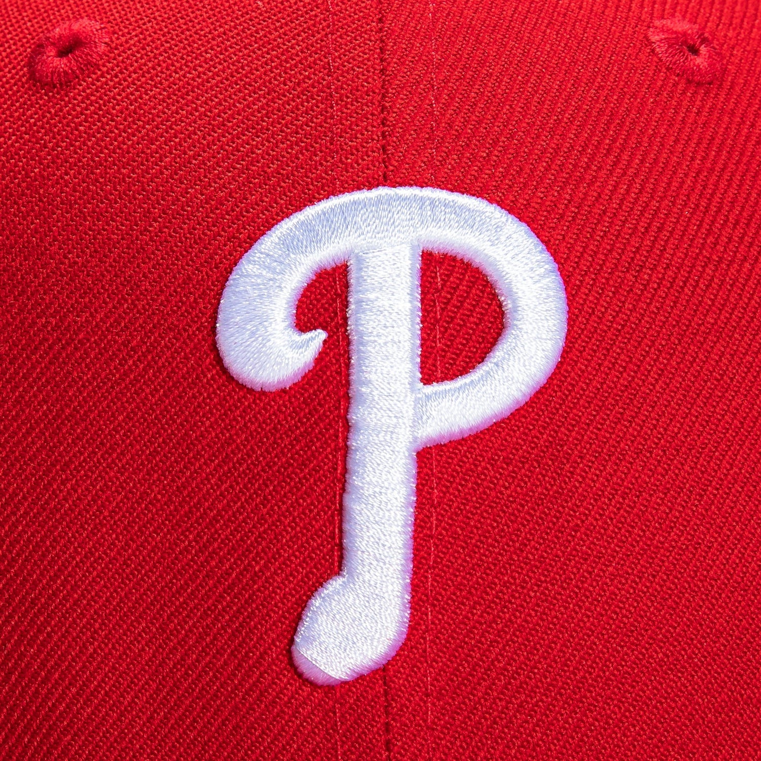 New Era 59Fifty Retro On Field Philadelphia Phillies Baseball Cap - Adjustable Snapback Hat for Men & Women - Official MLB Licensed Red Baseball Hat for Sports Fans & Streetwear Fashion
