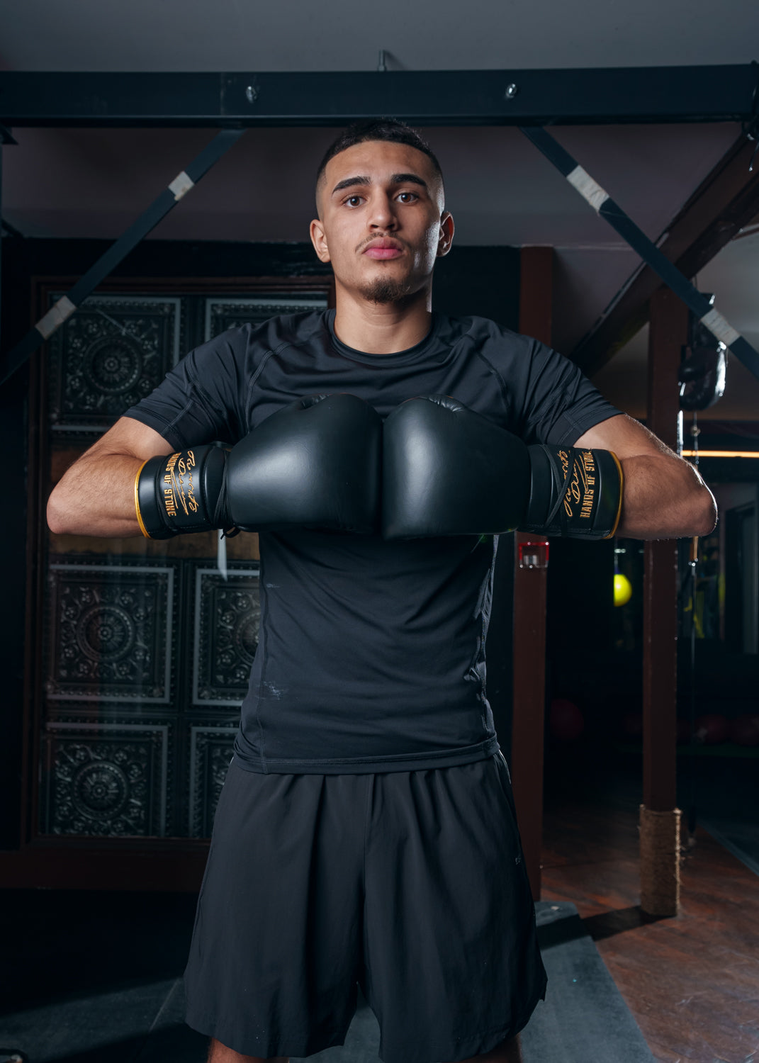 Roberto Duran Professional Leather Boxing Gloves for Men - Premium Sparring Training Gloves for Boxing, MMA, Kickboxing - Ideal for Gym Workouts, Heavy Bag Training & Martial Arts Practice
