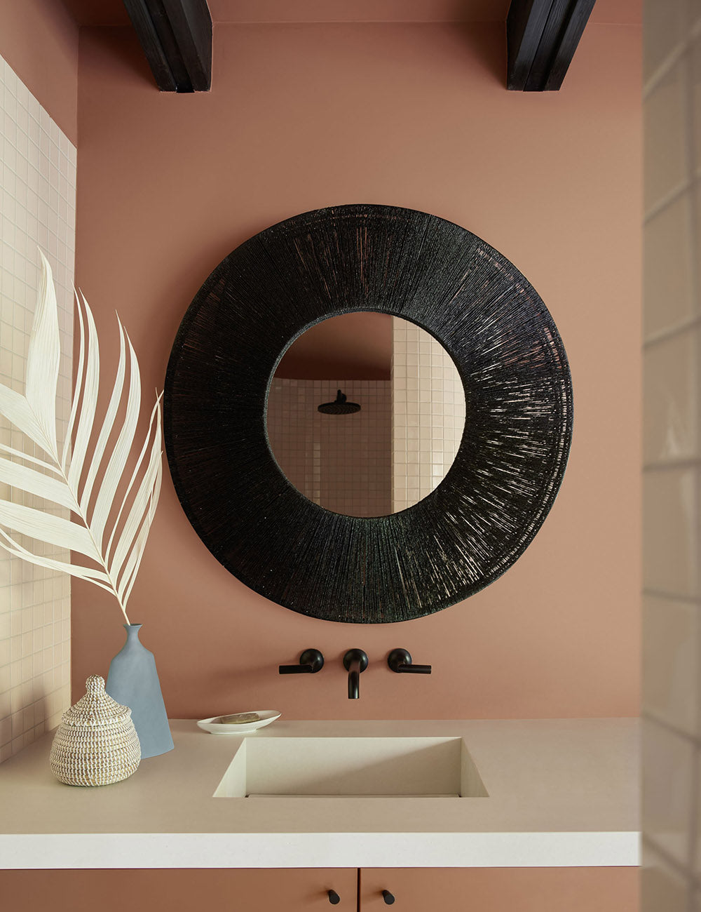 Carlotta Round Mirror - 24 Inch Modern Decorative Wall Mirror for Living Room, Bedroom, Bathroom | Shatterproof Glass, Rust-Resistant Frame | Perfect for Home Decor & Vanity Use