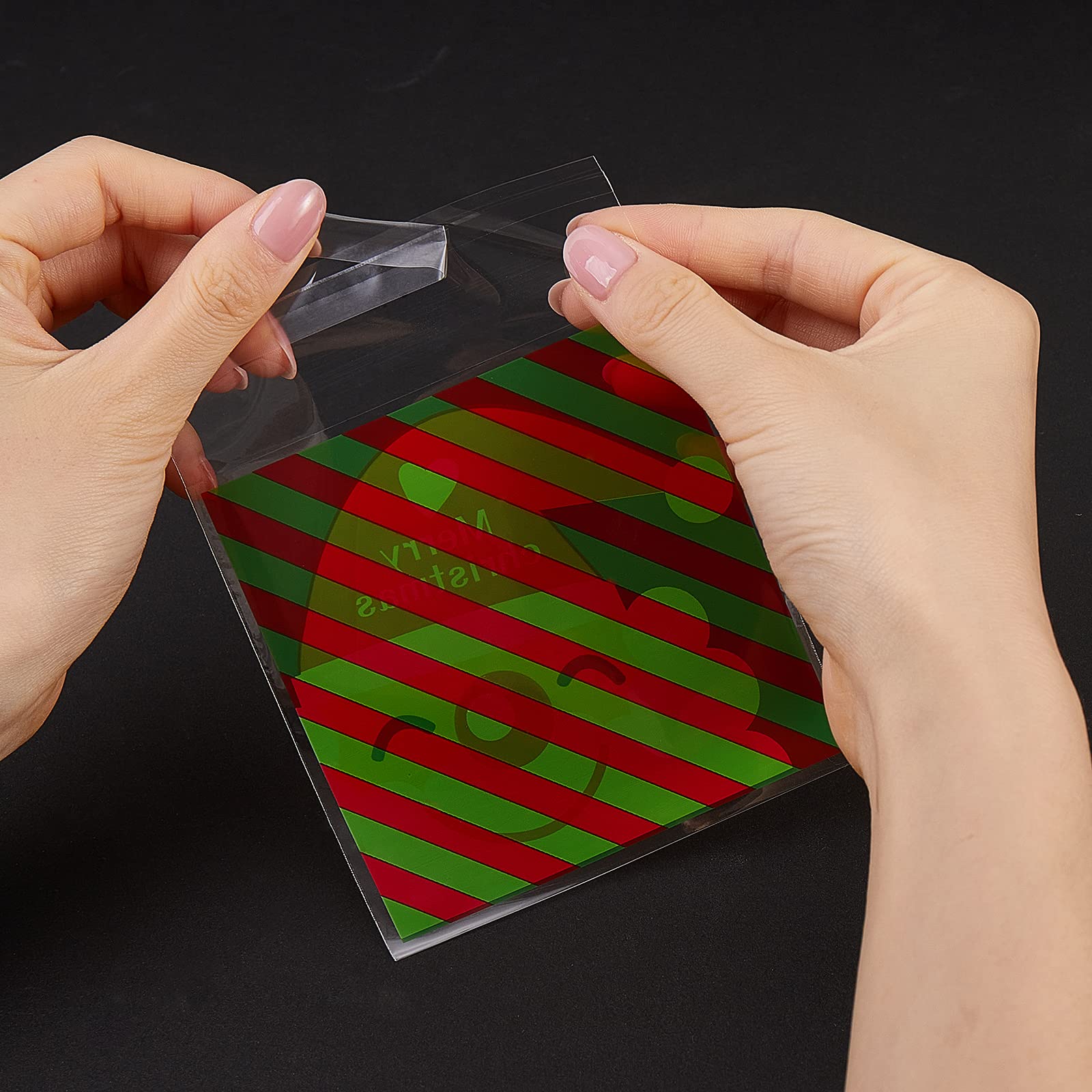 BEEFLYING 400pcs Clear Christmas Cellophane Bags - Small Self-Adhesive Treat Bags for Holiday Candy, Cookie & Gift Wrapping - Perfect for Christmas Parties, Stocking Stuffers & DIY Treat Favors