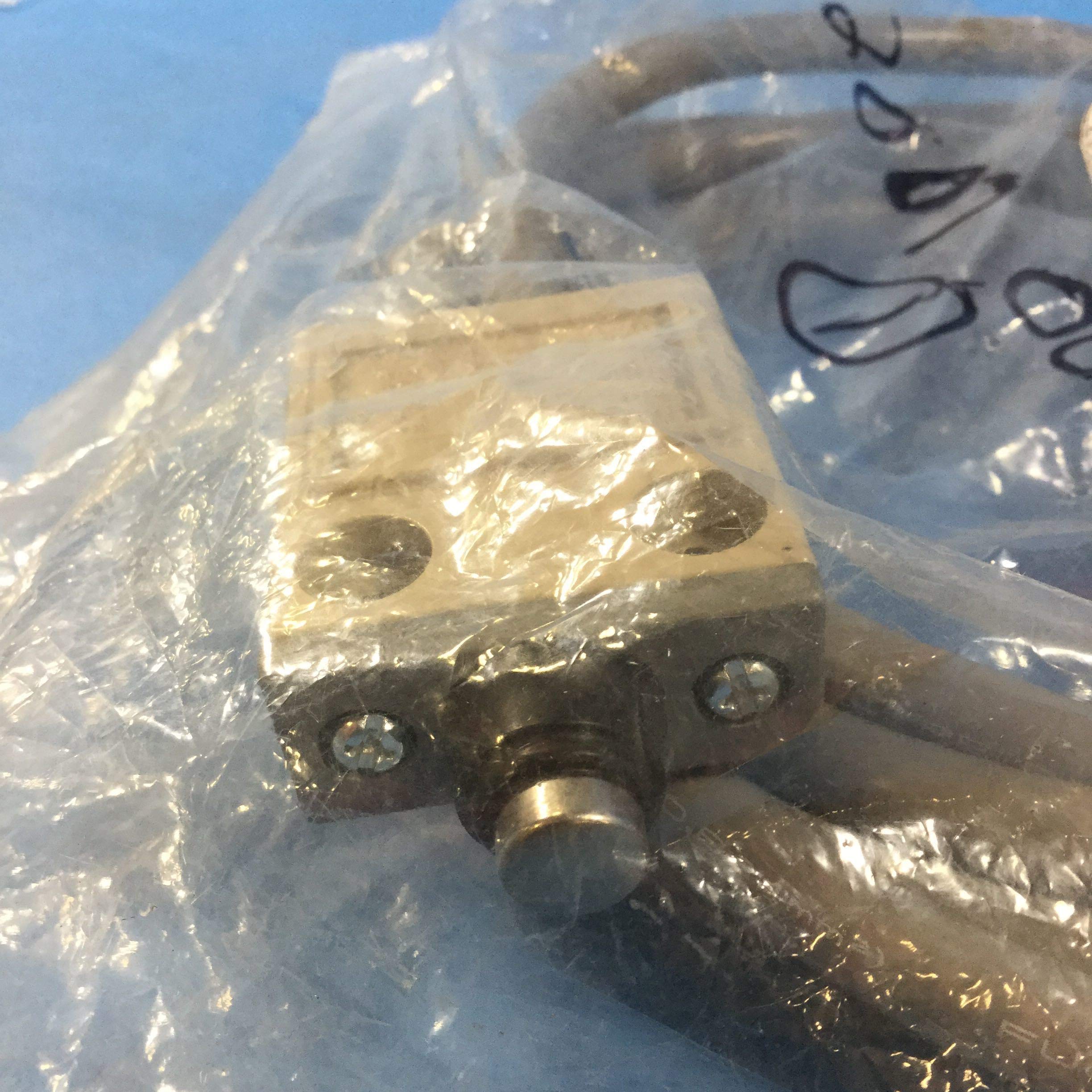 Miniature Limit Switch - Compact & Durable Micro Switch for Industrial Automation, Robotics, and DIY Projects | Perfect for CNC Machines, 3D Printers, and Home Appliances