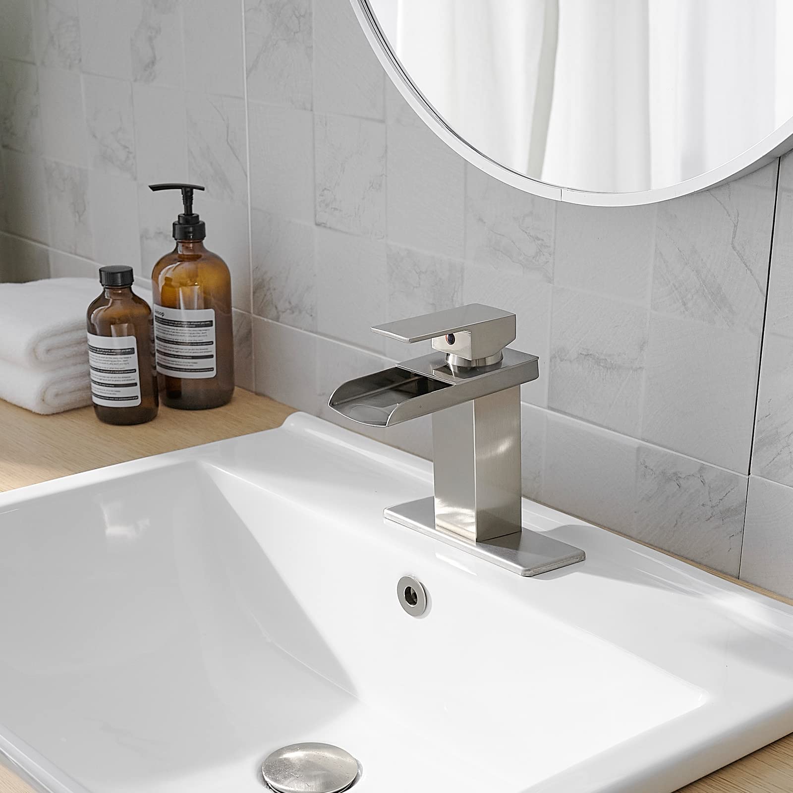 Modern Brushed Nickel Single Hole Bathroom Faucet with Pop-Up Drain - Perfect for Vanity & Commercial Use