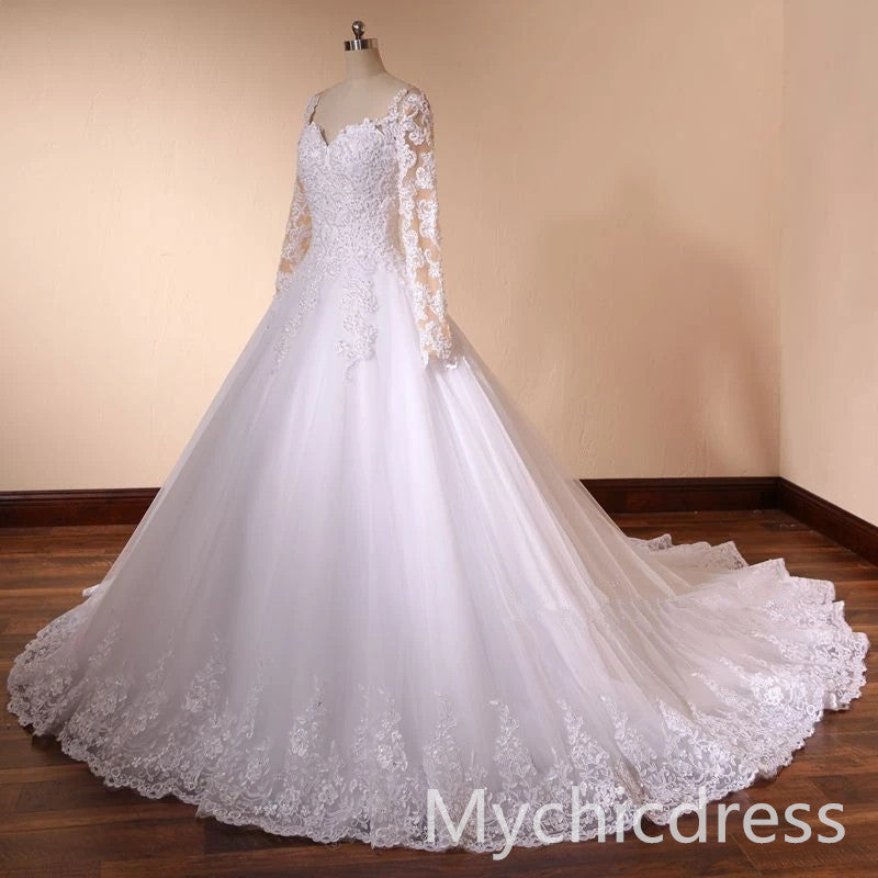 Elegant A-Line Vintage Lace Wedding Dress with Pearl Appliques - Perfect for Bridal, Formal Events & Romantic Photoshoots