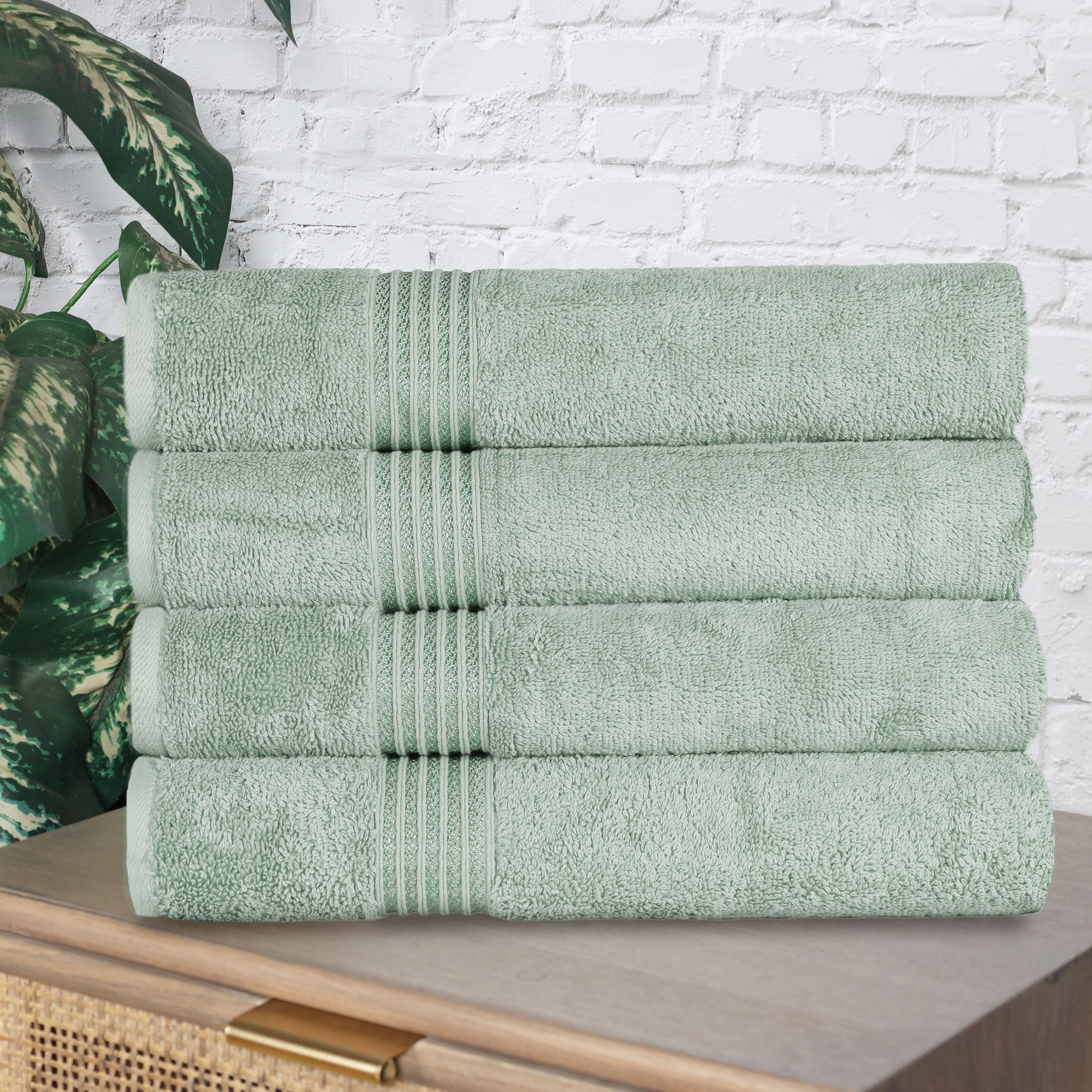 Premium Egyptian Cotton Bath Towel Set of 4 - Ultra Soft & Highly Absorbent Luxury Towels for Spa, Bathroom & Beach Use