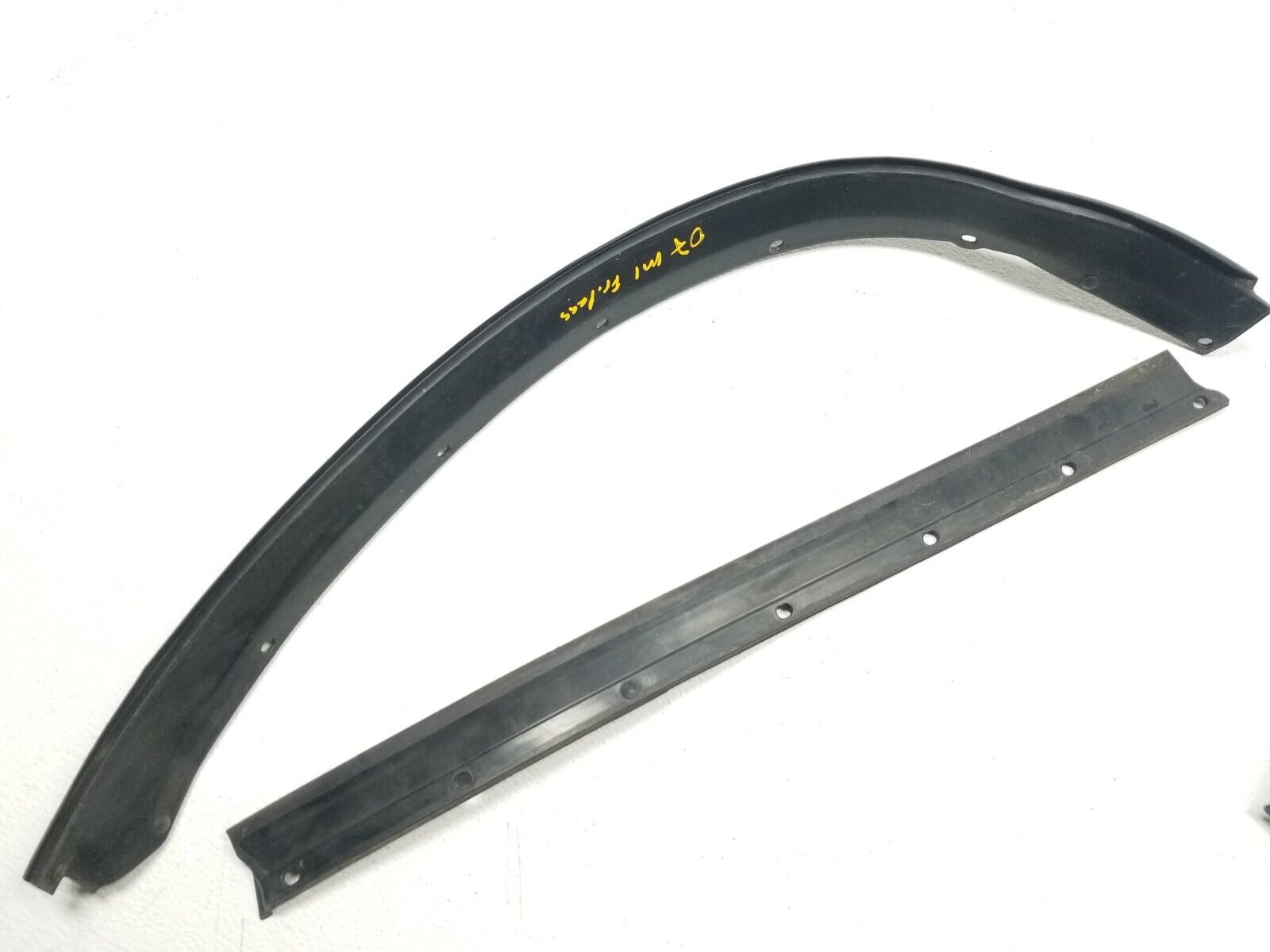 2006-2011 Mercedes ML500 Right Passenger Side Door Lower Seal Strip - 2-Piece OEM Replacement - Perfect for Weatherproofing & Noise Reduction