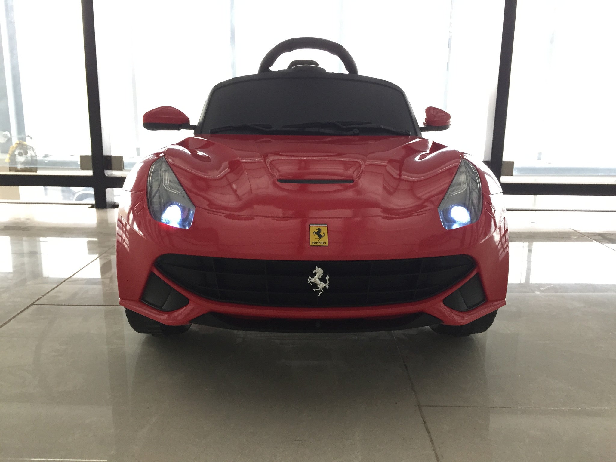 12V Ferrari F12 Kids Ride-On Car - Electric Toy Car with Remote Control, LED Lights & Music - Perfect for Outdoor Play, Birthday Gifts & Toddler Pretend Driving Fun