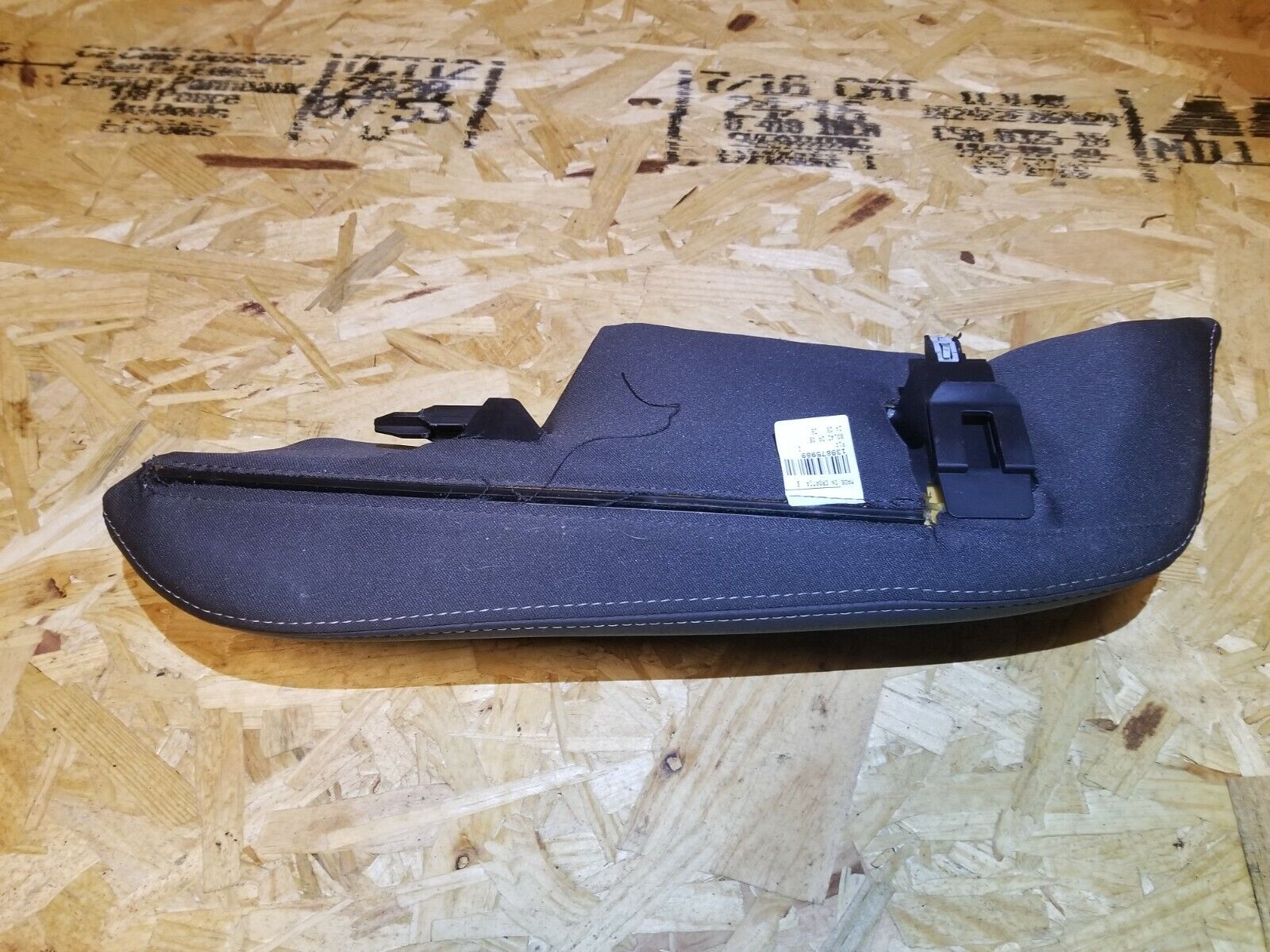 05 06 07 Volvo S40 Right Passenger Side Rear Seat Bolster Cushion OEM Replacement - Perfect for Car Interior Repair & Comfort Enhancement