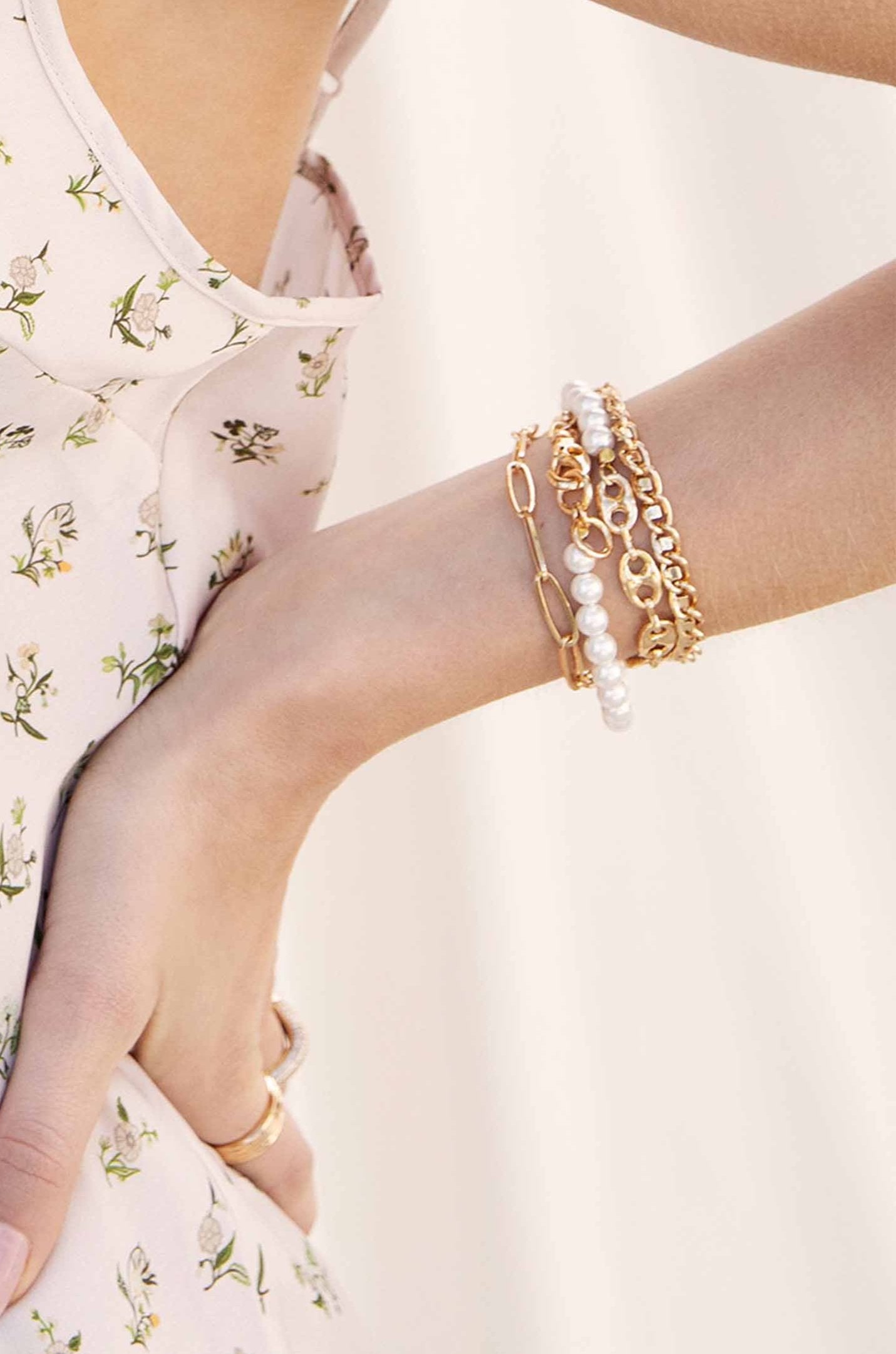 Elegant Pearl & Modern Chain Link Wrap Bracelet for Women - Perfect for Weddings, Parties & Everyday Wear