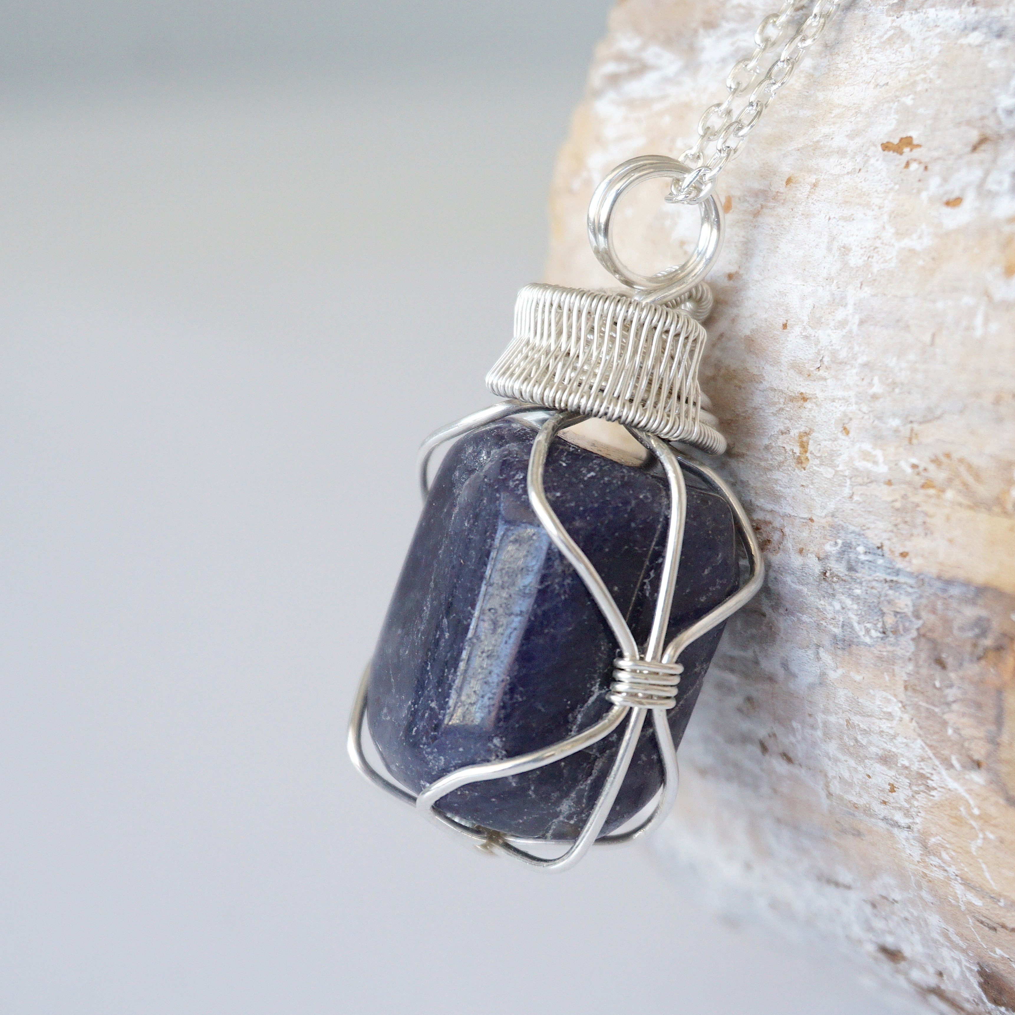 Natural Raw Sapphire Necklace - Sterling Silver Pendant for Women - Elegant Bohemian Jewelry for Everyday Wear & Special Occasions