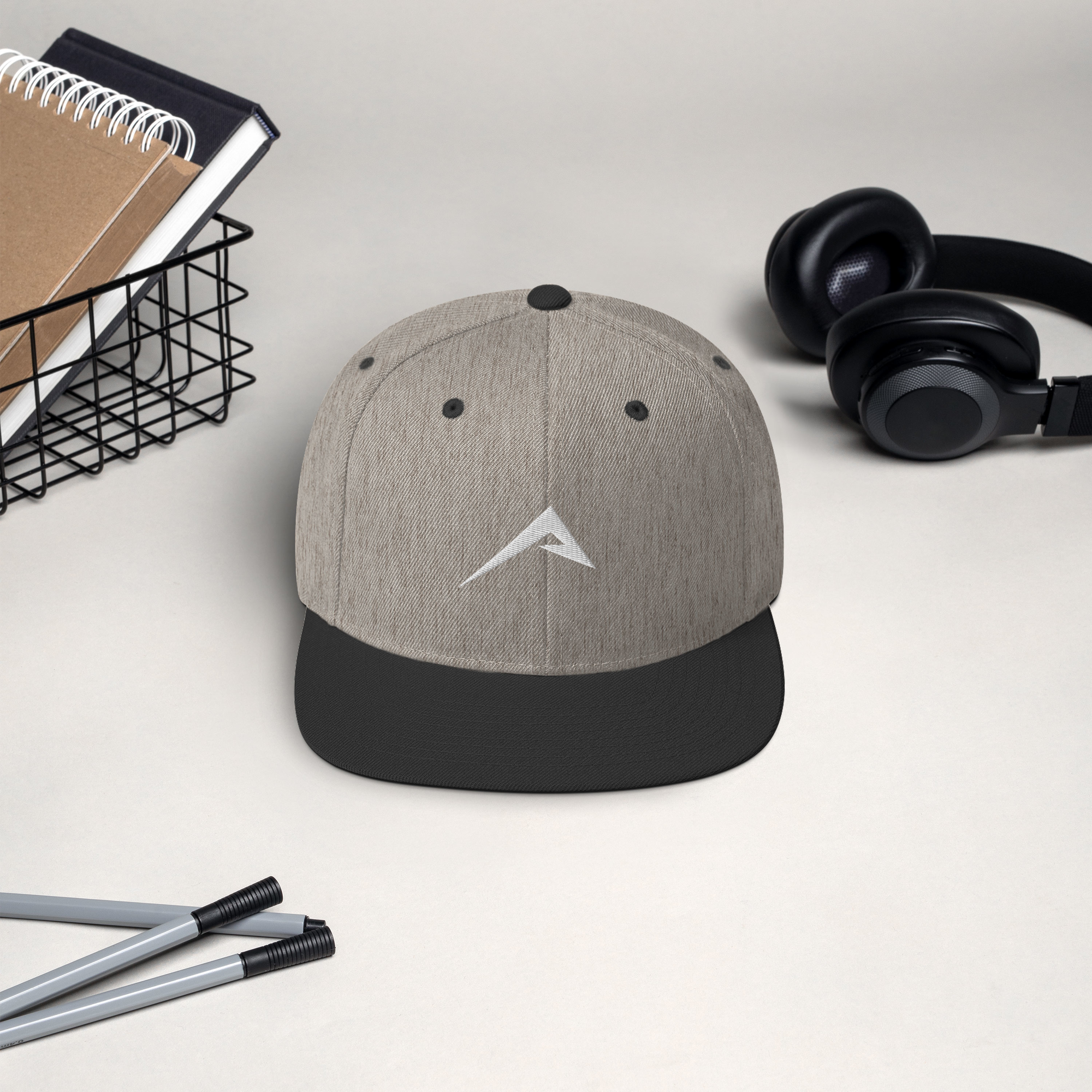 Original Snapback Cap (White/Marble & Black) - Trendy Hip Hop Streetwear for Men & Women - Perfect for Casual Outfits, Sports & Music Festivals