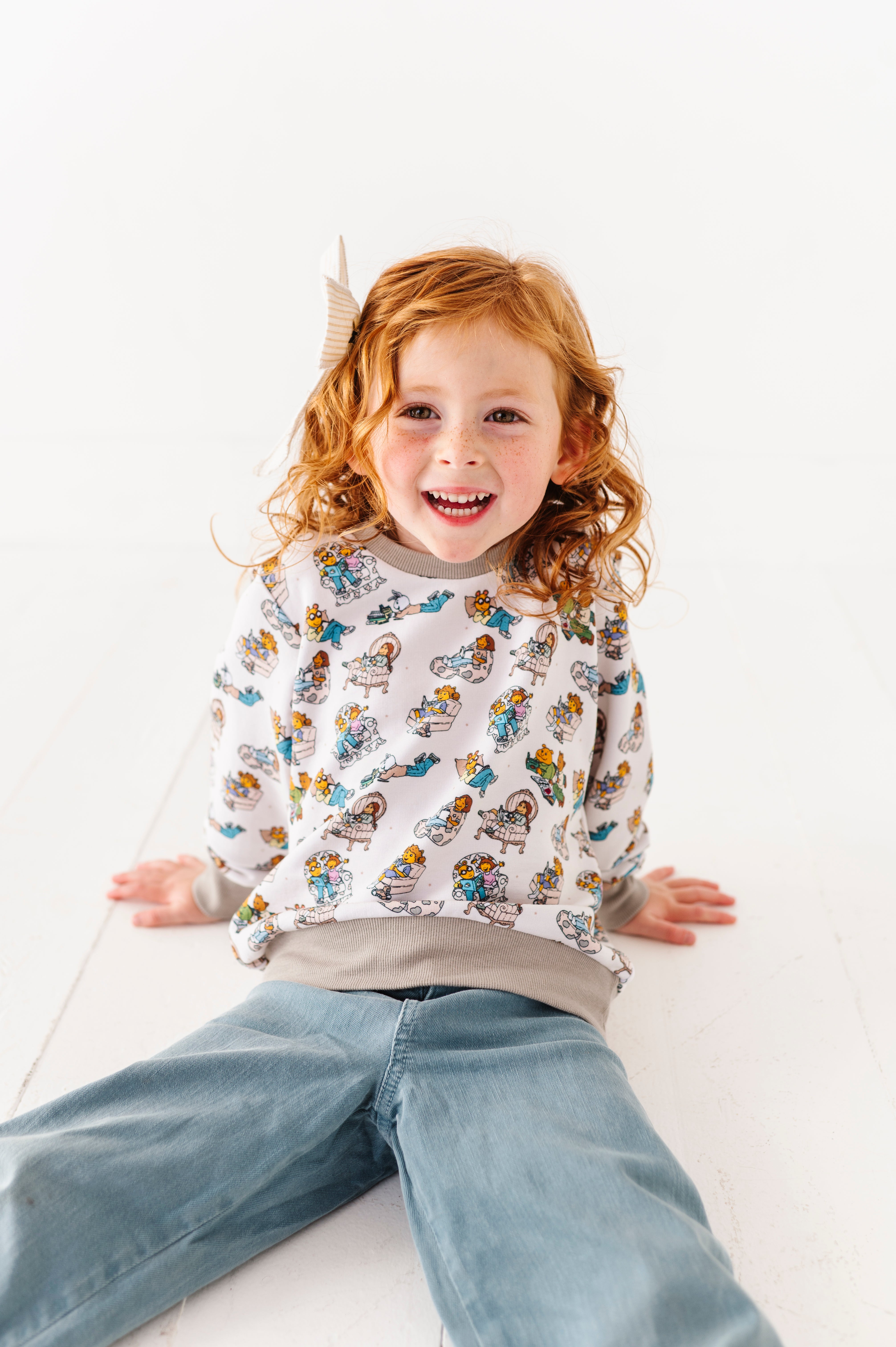Arthur™ Little Readers Kids' Crewneck Sweatshirt - Soft Cotton Pullover for Boys & Girls - Cute Bookworm Design - Perfect for School, Reading Time & Family Outings