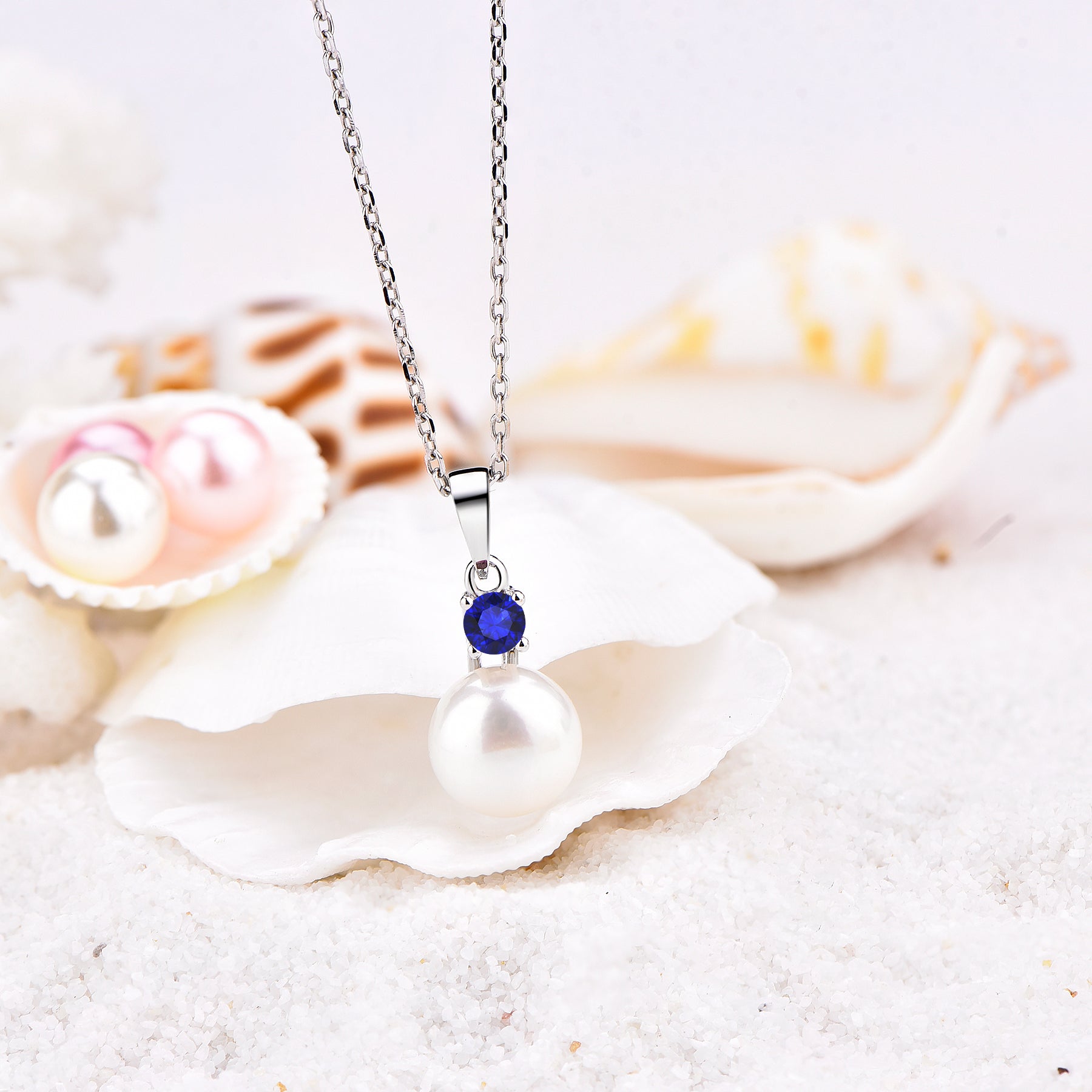 Elegant Dynamic Pearl Pendant Necklace for Women - Perfect for Weddings, Parties & Special Occasions