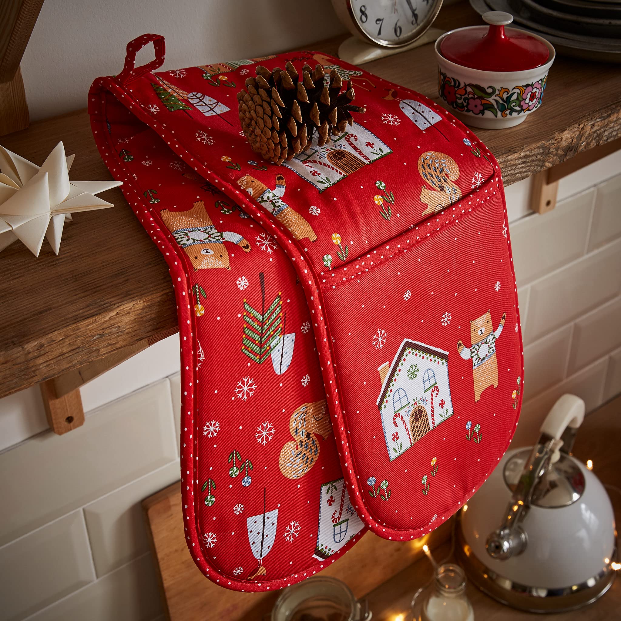 Ulster Weavers Festive Friends Double Oven Glove Set - Christmas Kitchen Mittens for Baking, Grilling & Cooking - Holiday Home Decor & Pot Holder Gift