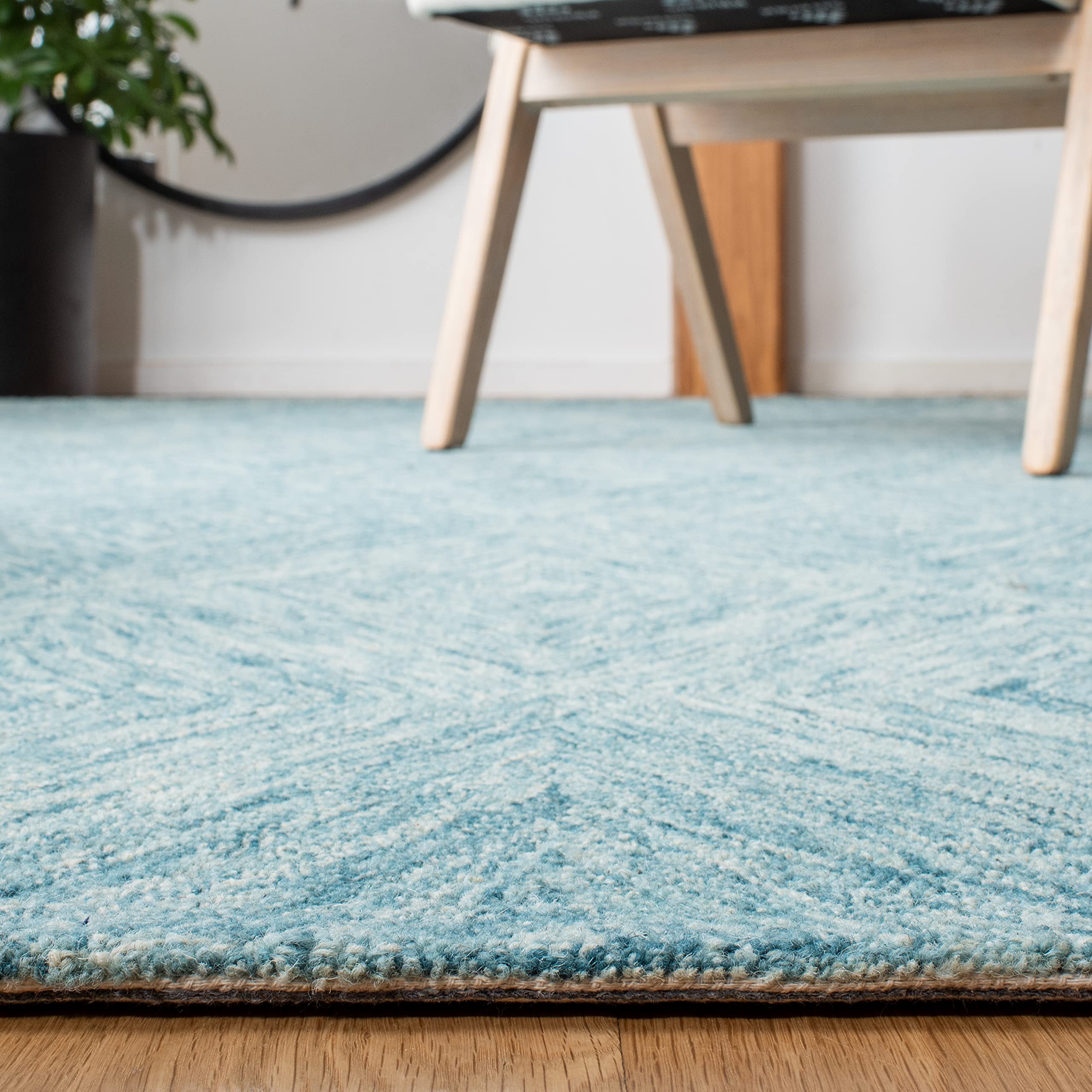 SAFAVIEH Metro Collection Handmade Wool Runner Rug - 2'3