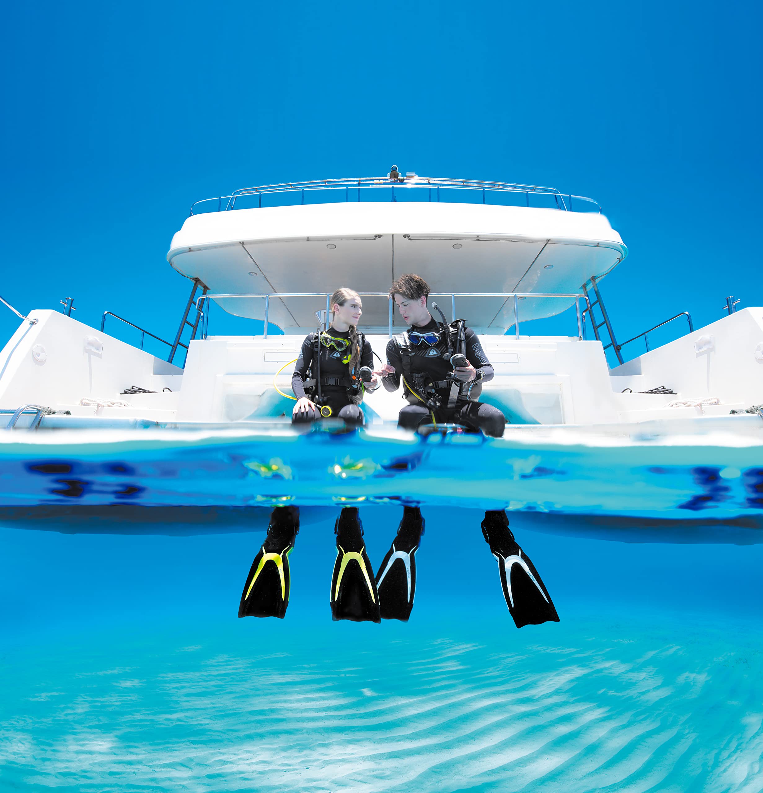 TUSA SF-0104 Hyflex Switch Scuba Diving Fins - Premium Adjustable Swim Fins for Snorkeling, Freediving & Underwater Exploration | Comfortable & Durable Design for Ocean Adventures