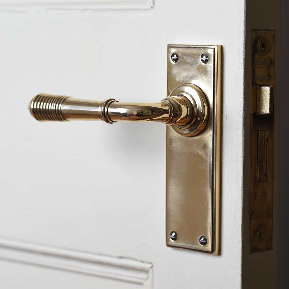 Vintage Polished Antique Brass Reeded Lever Latch Door Handles - Classic Hardware for Interior Doors, Cabinets & Furniture - Perfect for Home Renovation & Vintage Style Decor