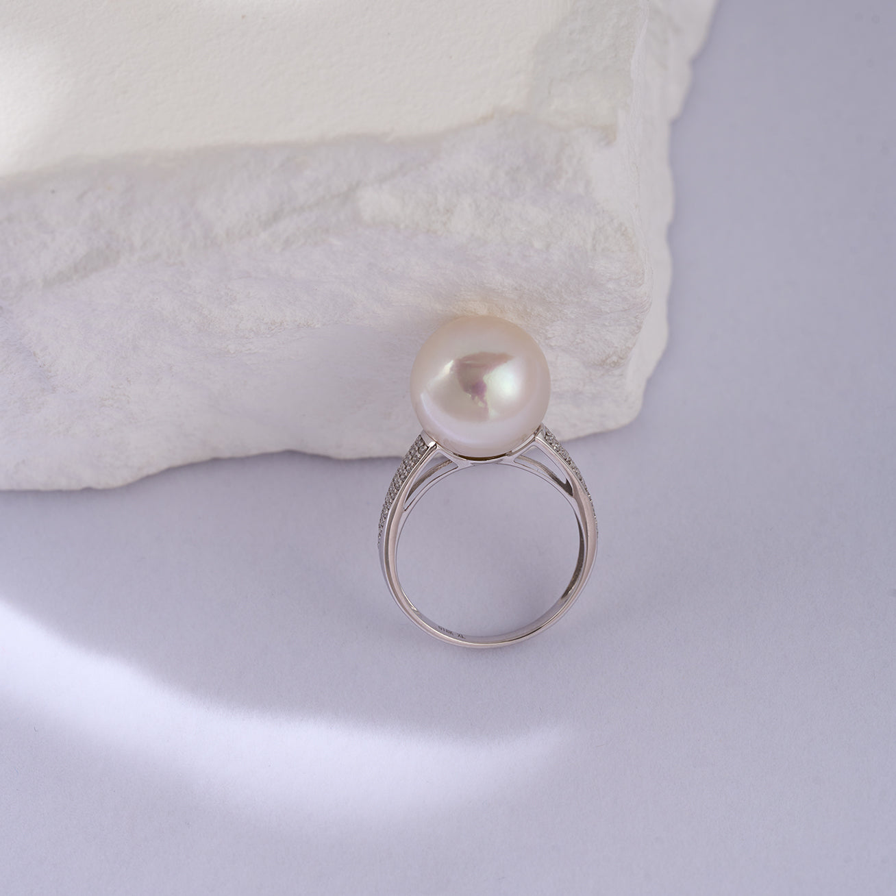 18K Gold Edison Pearl Ring KR00108 - Elegant Pearl Jewelry for Women, Perfect for Weddings, Anniversaries & Special Occasions