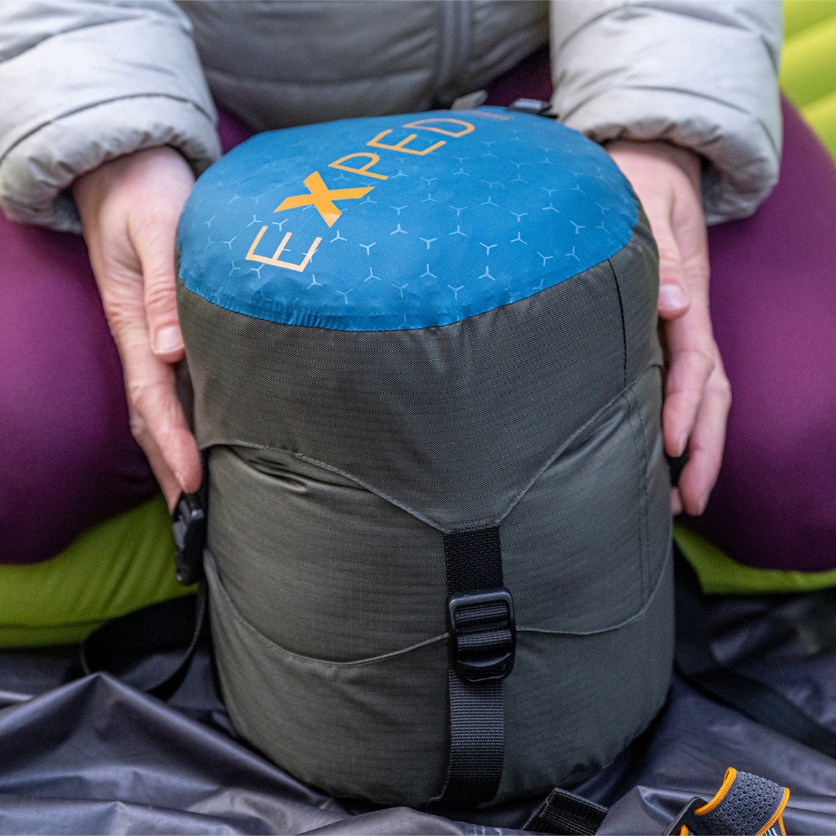 Deepsleep 5C / 45F Left Zipper Sleeping Bag for Camping & Hiking - Lightweight & Waterproof for Outdoor Adventures