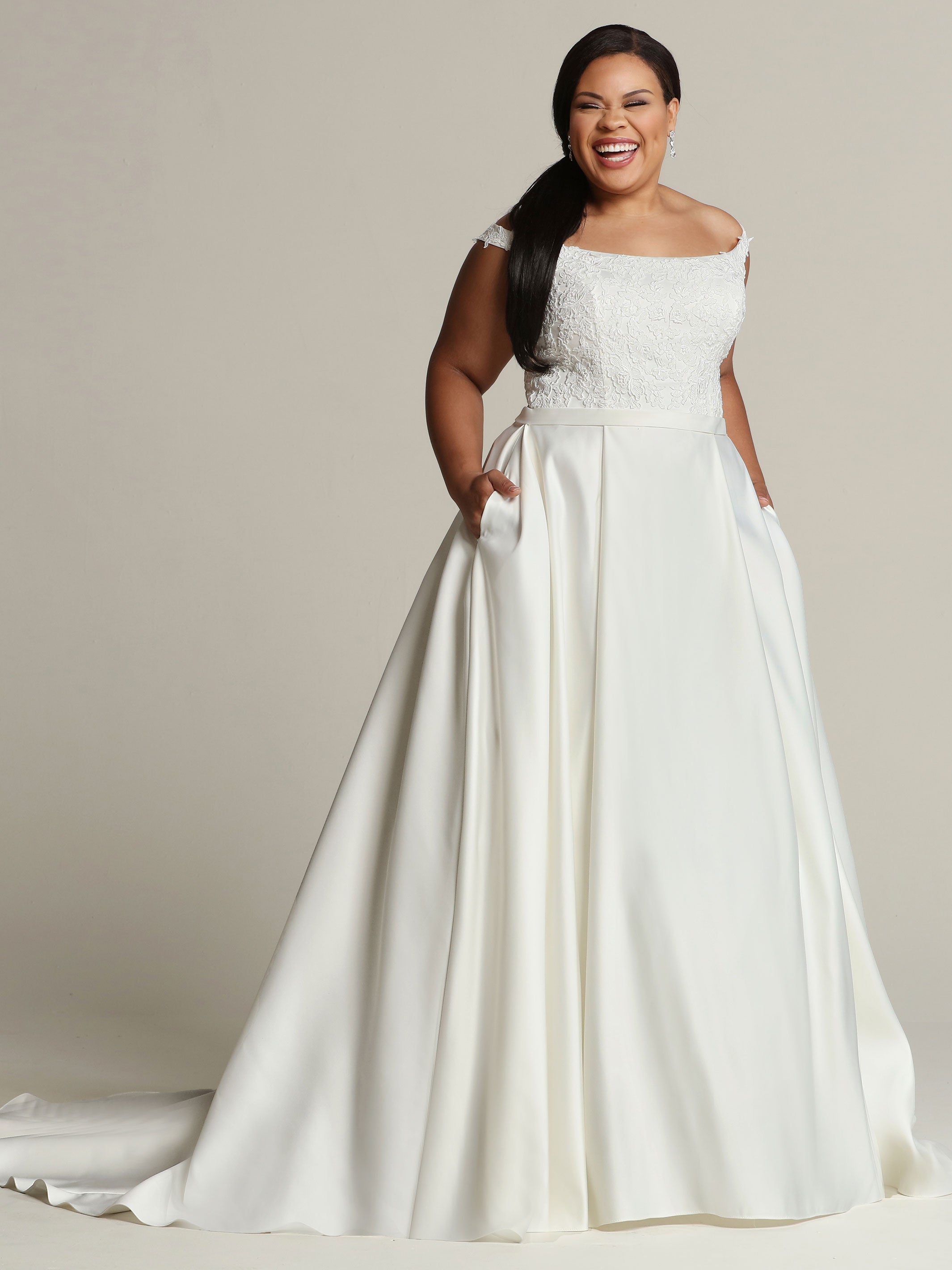 Audrey Elegant Lace and Satin Ball Gown Wedding Dress with Pockets - Perfect for Bridal, Prom, Formal Events & Photo Shoots