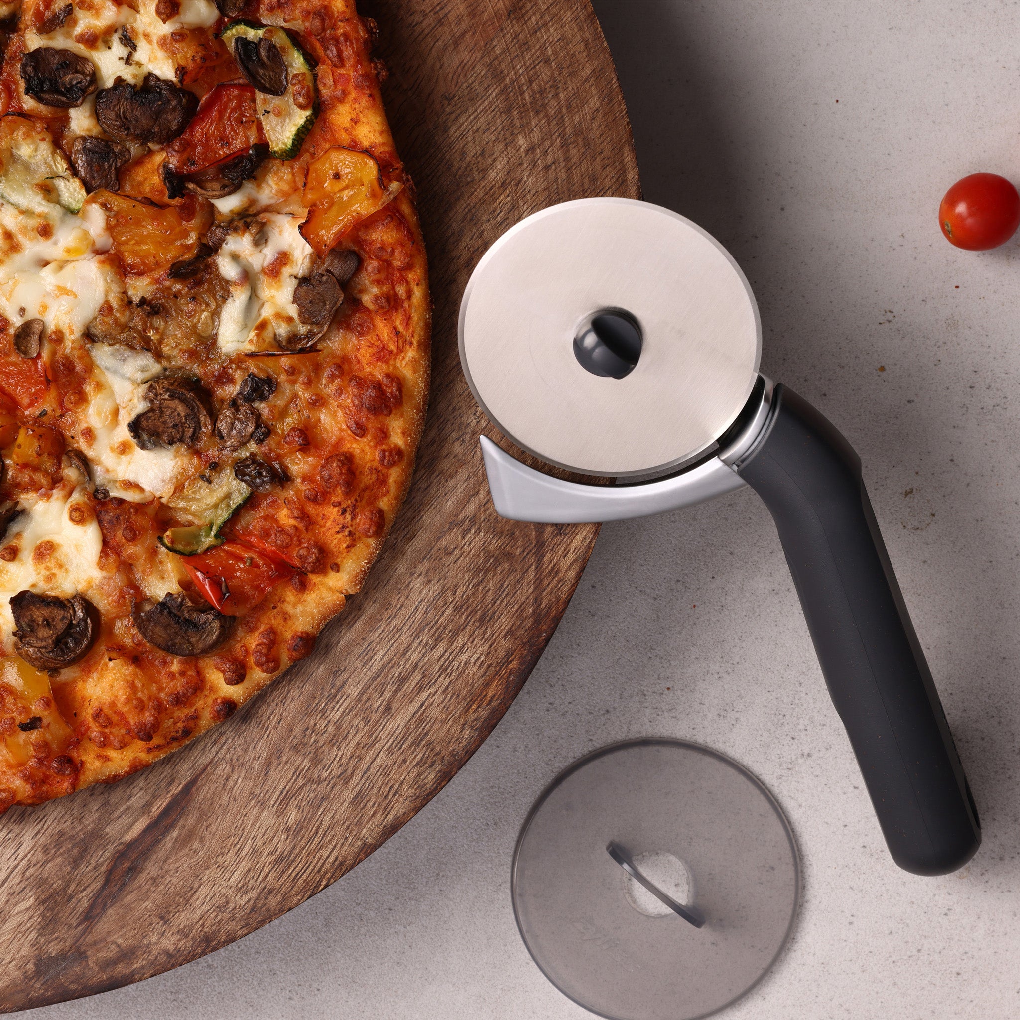 Premium Stainless Steel Pizza & Pastry Cutter - Sharp Rotary Blade for Perfect Slices - Ideal for Homemade Pizzas, Pies, Cookies & Dough Cutting